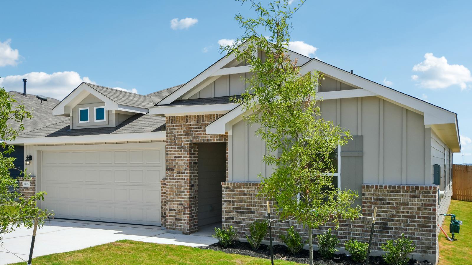 13709 Carper Dr Property Photo 3