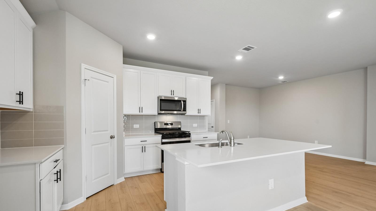 13709 Carper Dr Property Photo 8