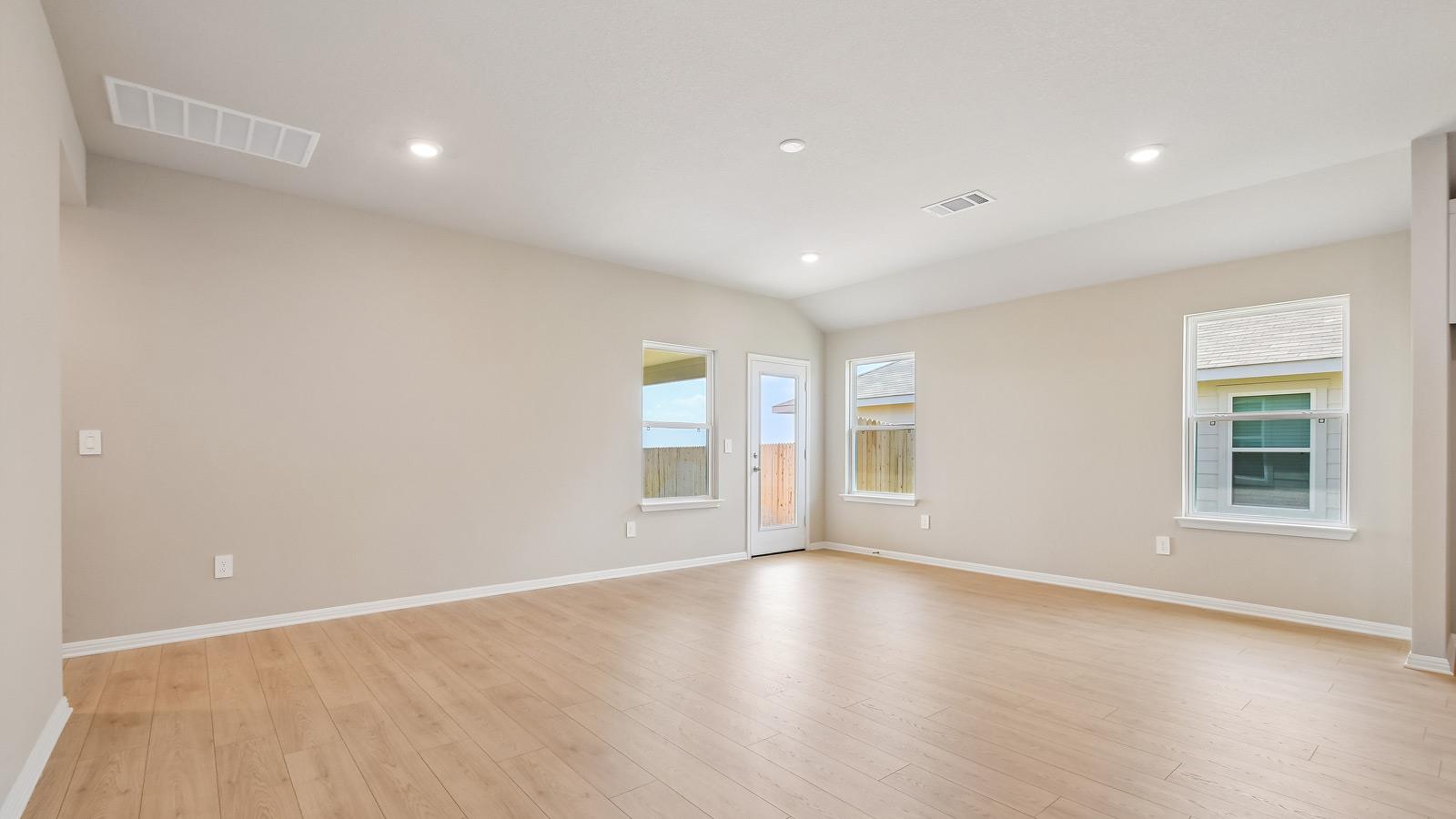 13709 Carper Dr Property Photo 9