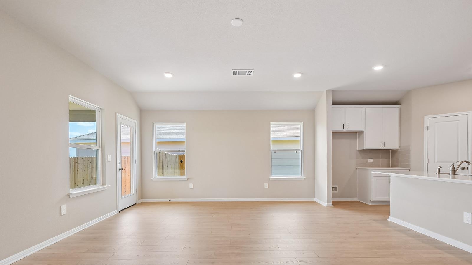 13709 Carper Dr Property Photo 10