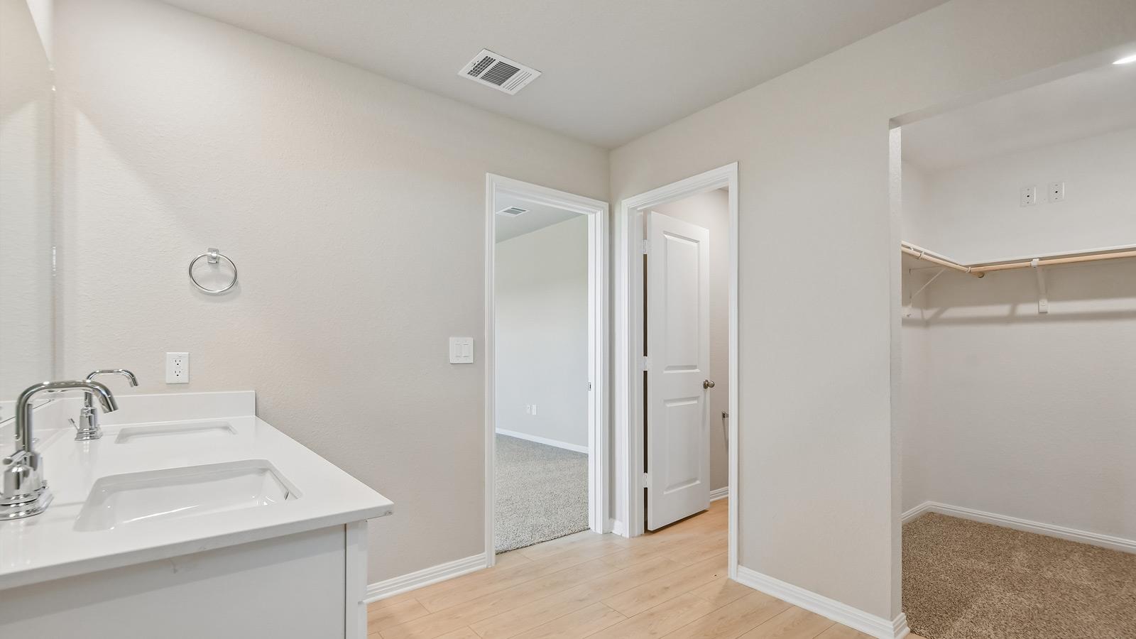 13709 Carper Dr Property Photo 25