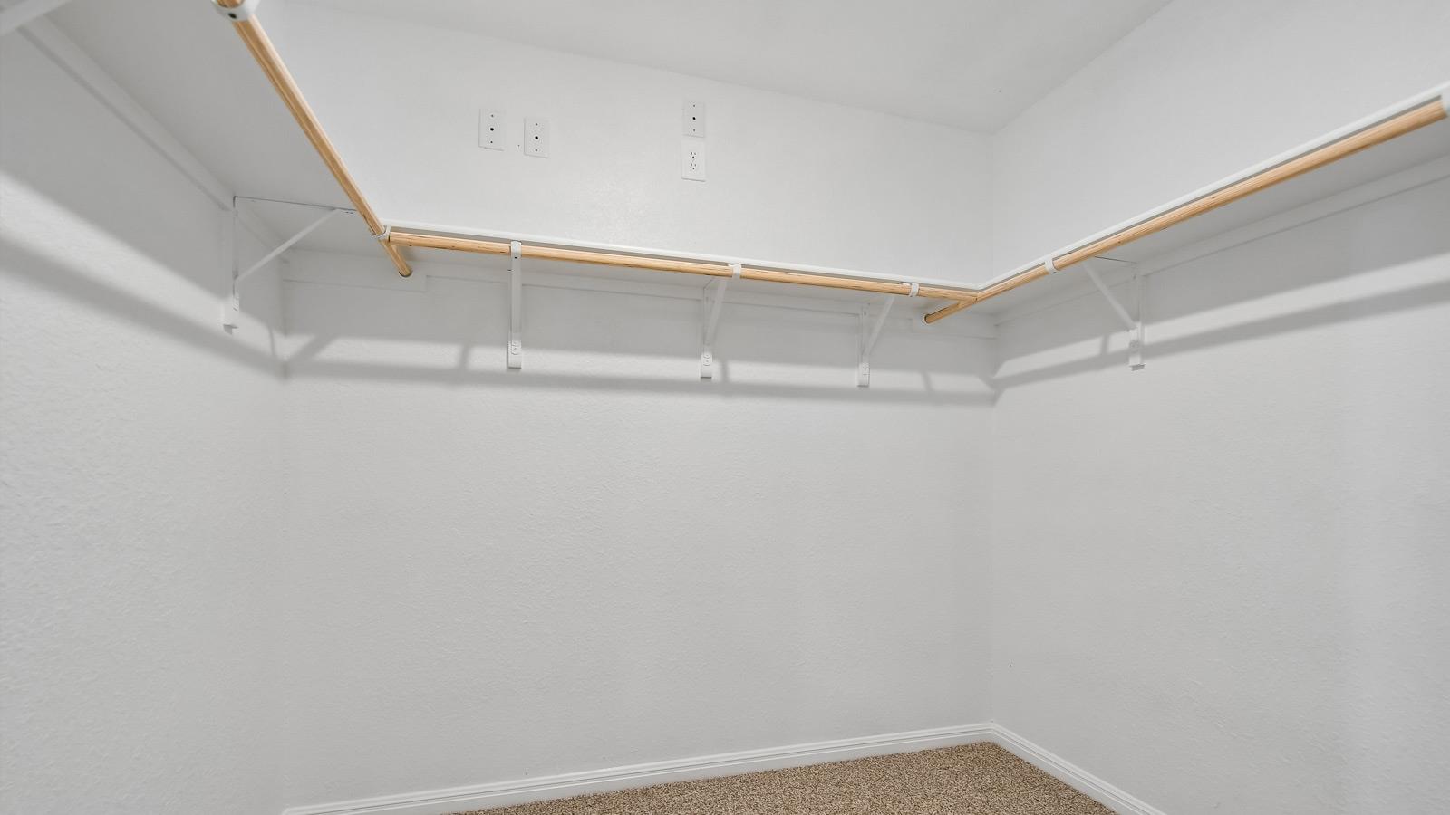 13709 Carper Dr Property Photo 27
