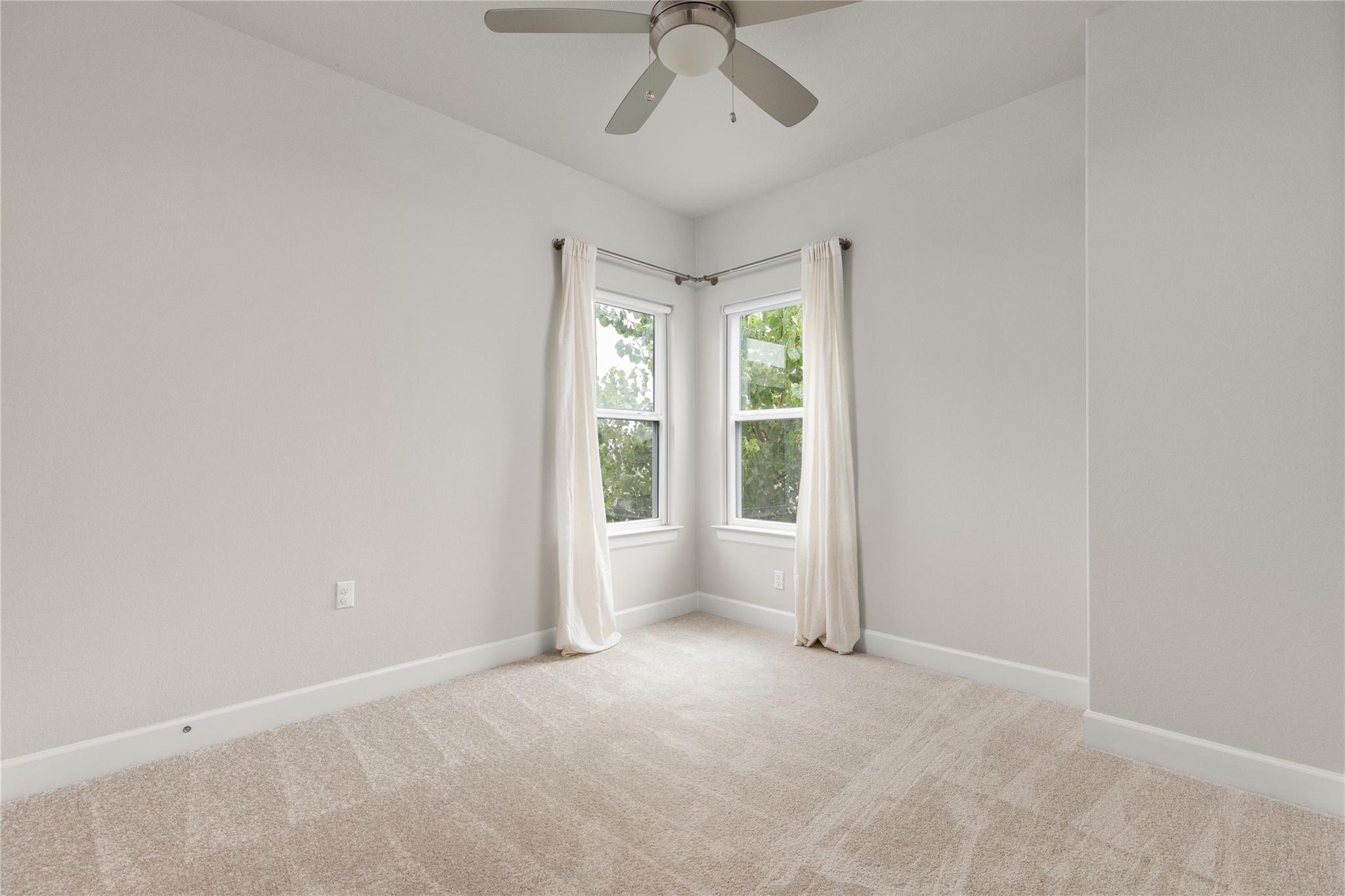 2515 Robert Browning St Property Photo 24