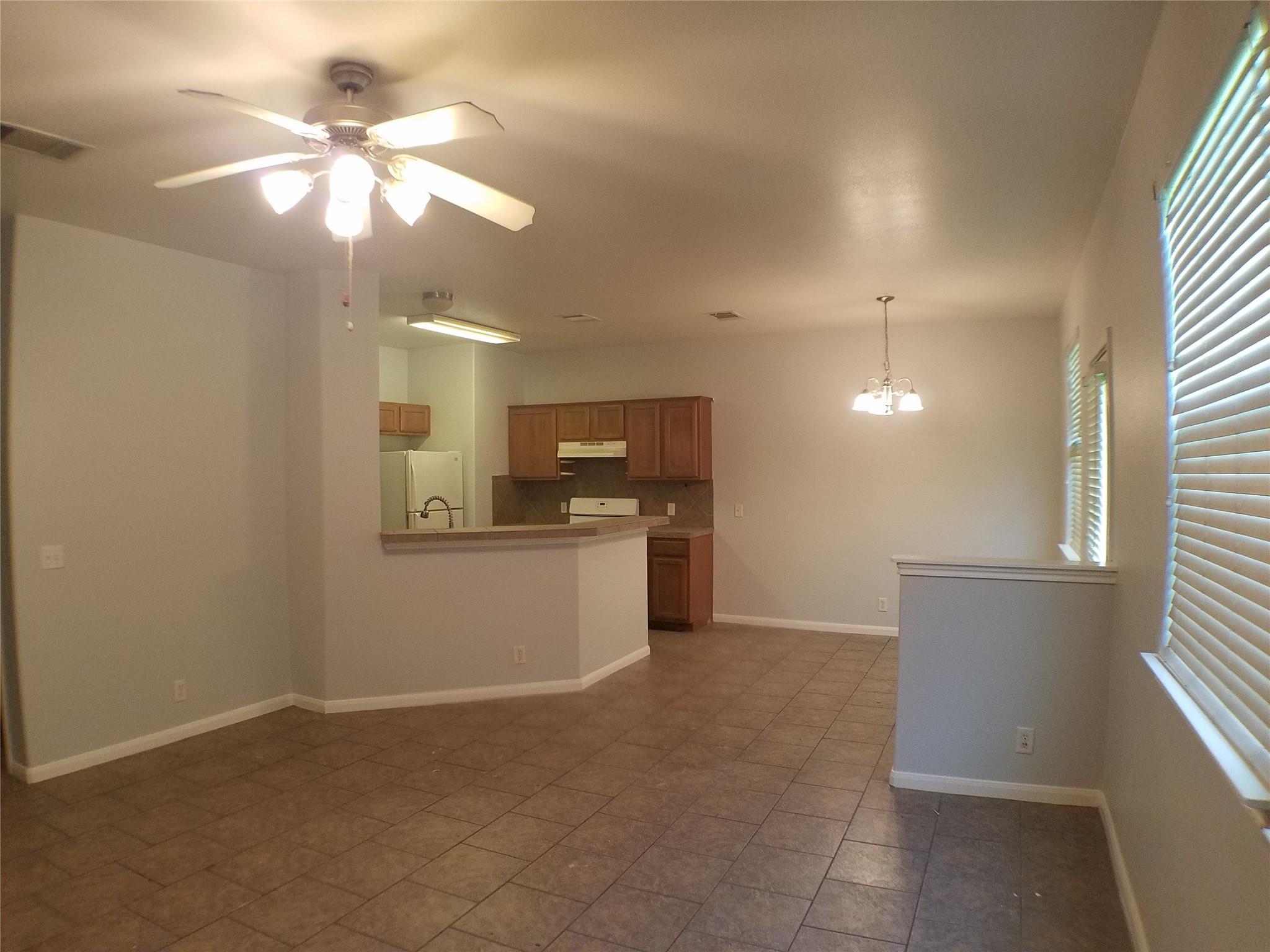 2500 Allred Dr #b Property Photo 3