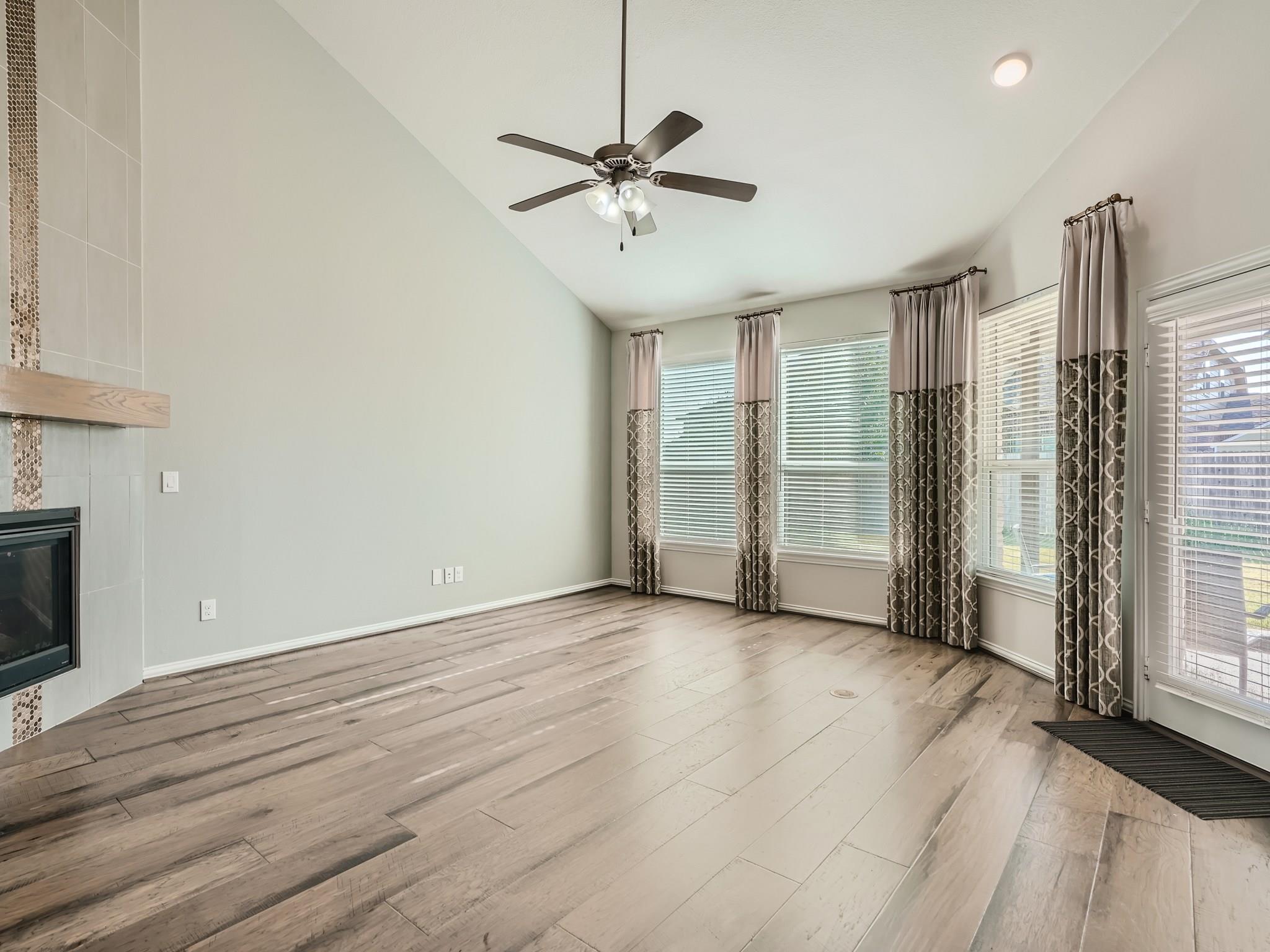 113 Leon Loop Property Photo 12