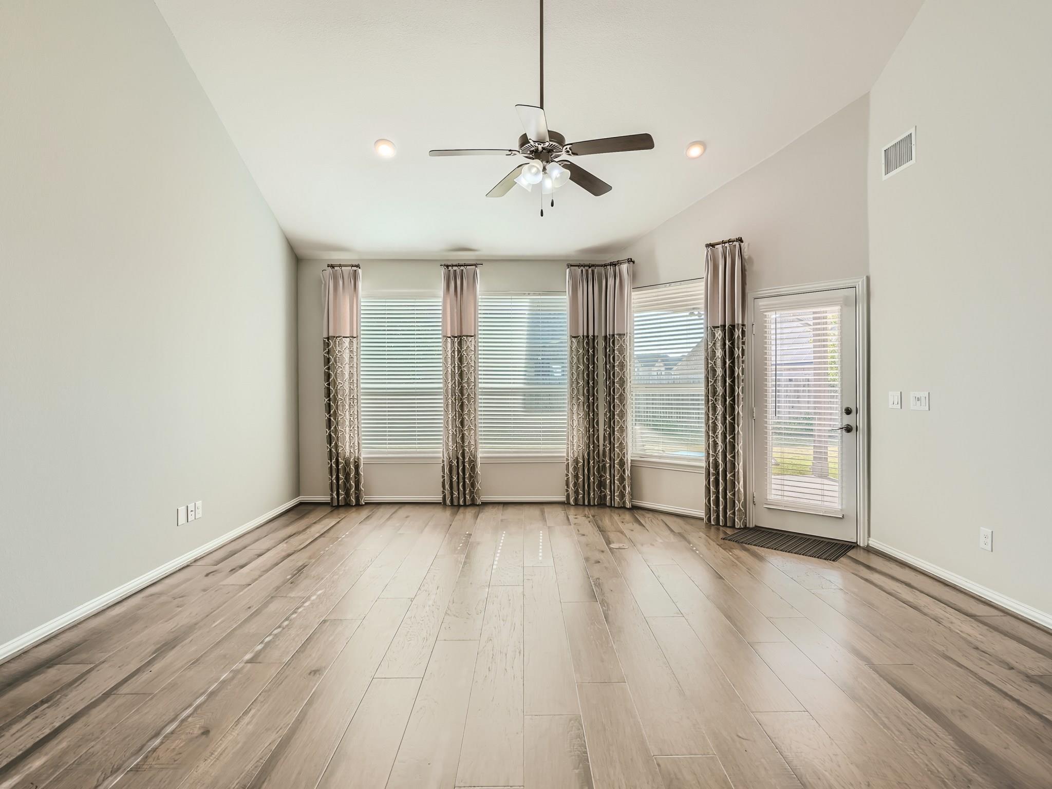 113 Leon Loop Property Photo 13