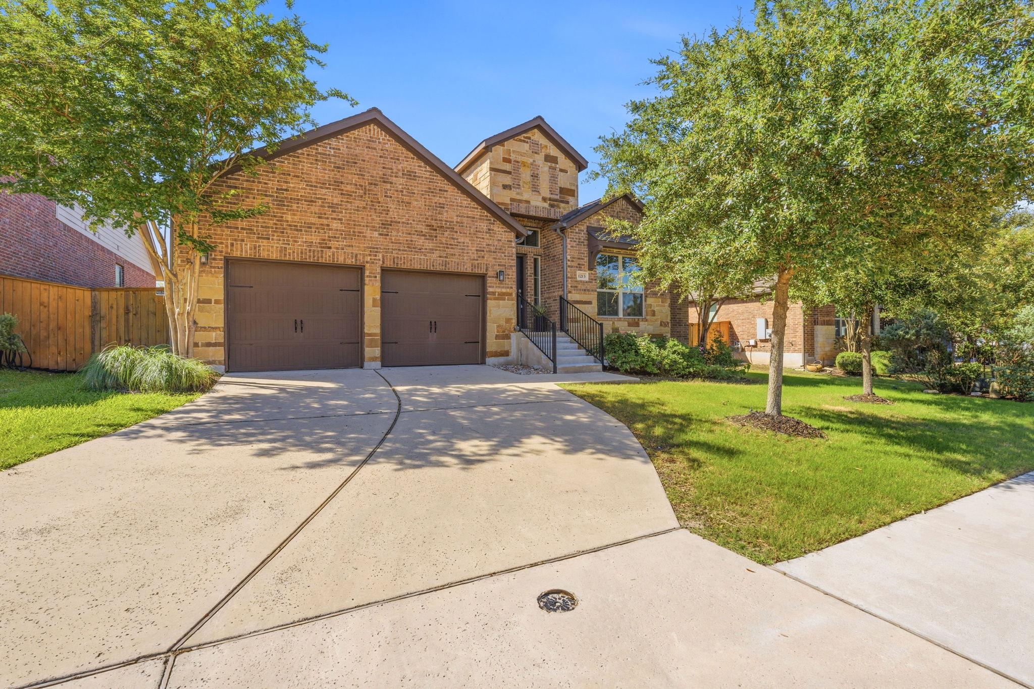 1213 Lakeside Ranch Rd Property Photo 2