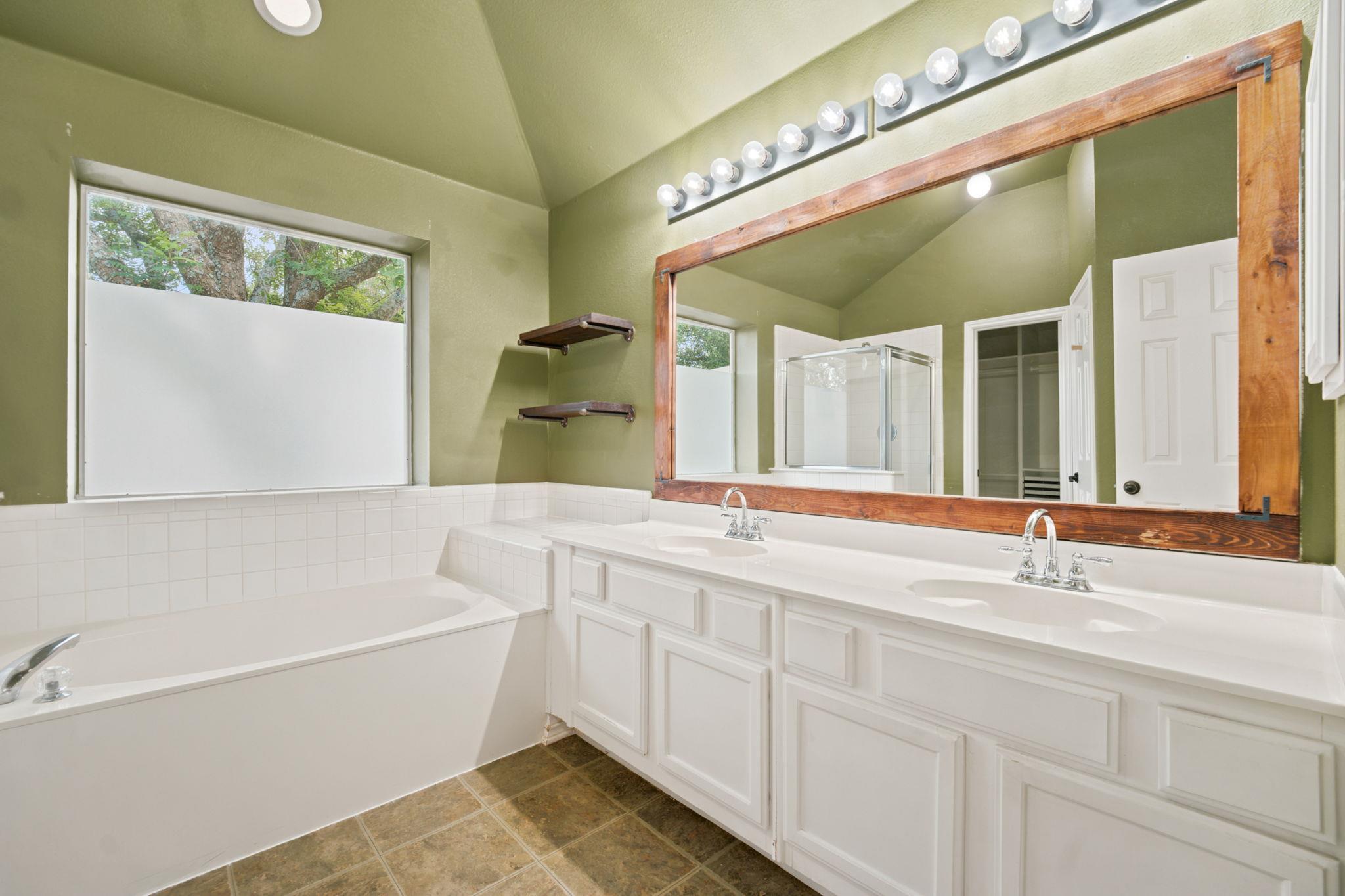1319 Rocky Creek Dr Property Photo 14