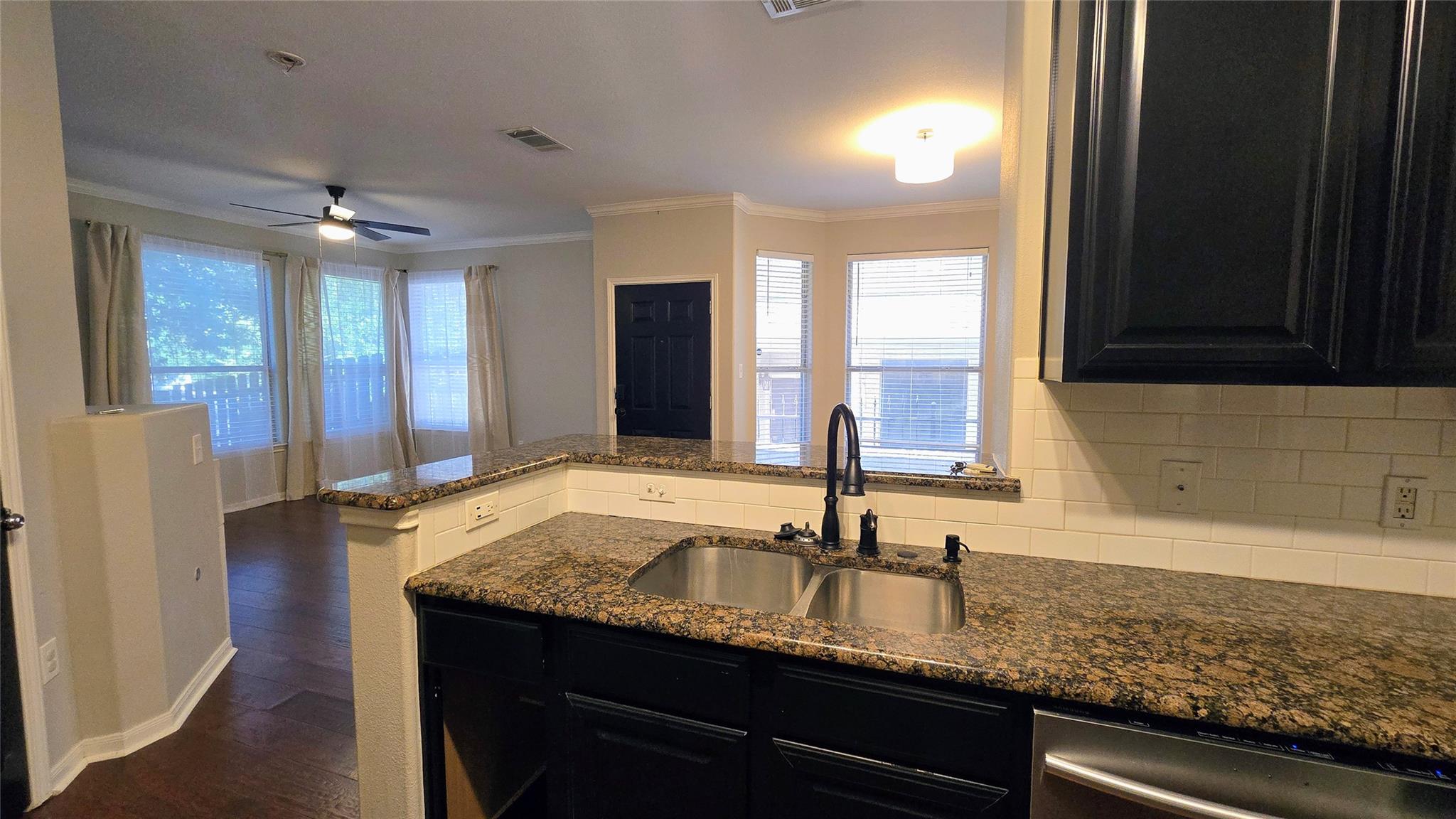 3300 Forest Creek Dr #31 Property Photo 8