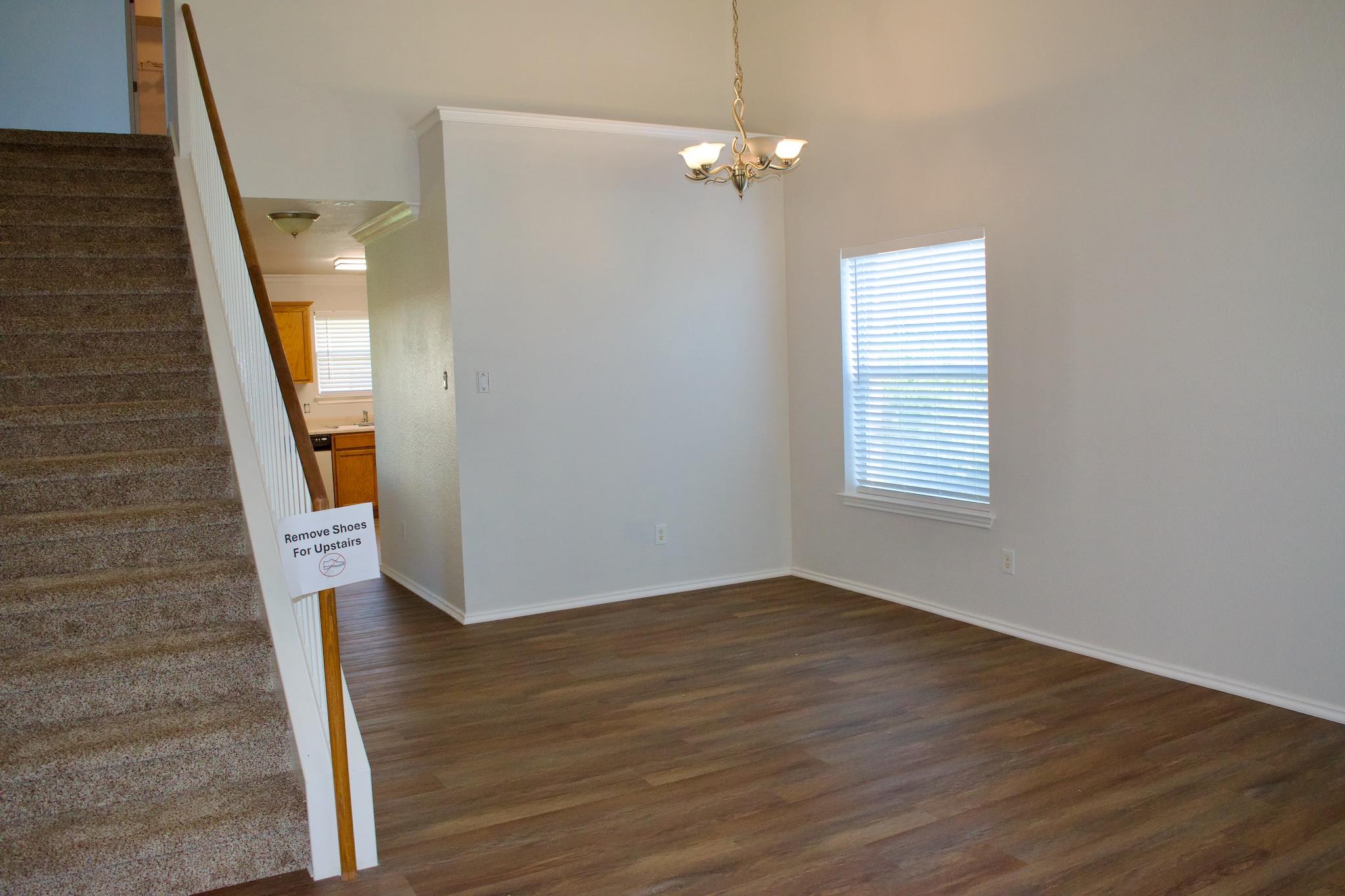 1708 Darjeeling Dr Property Photo 2