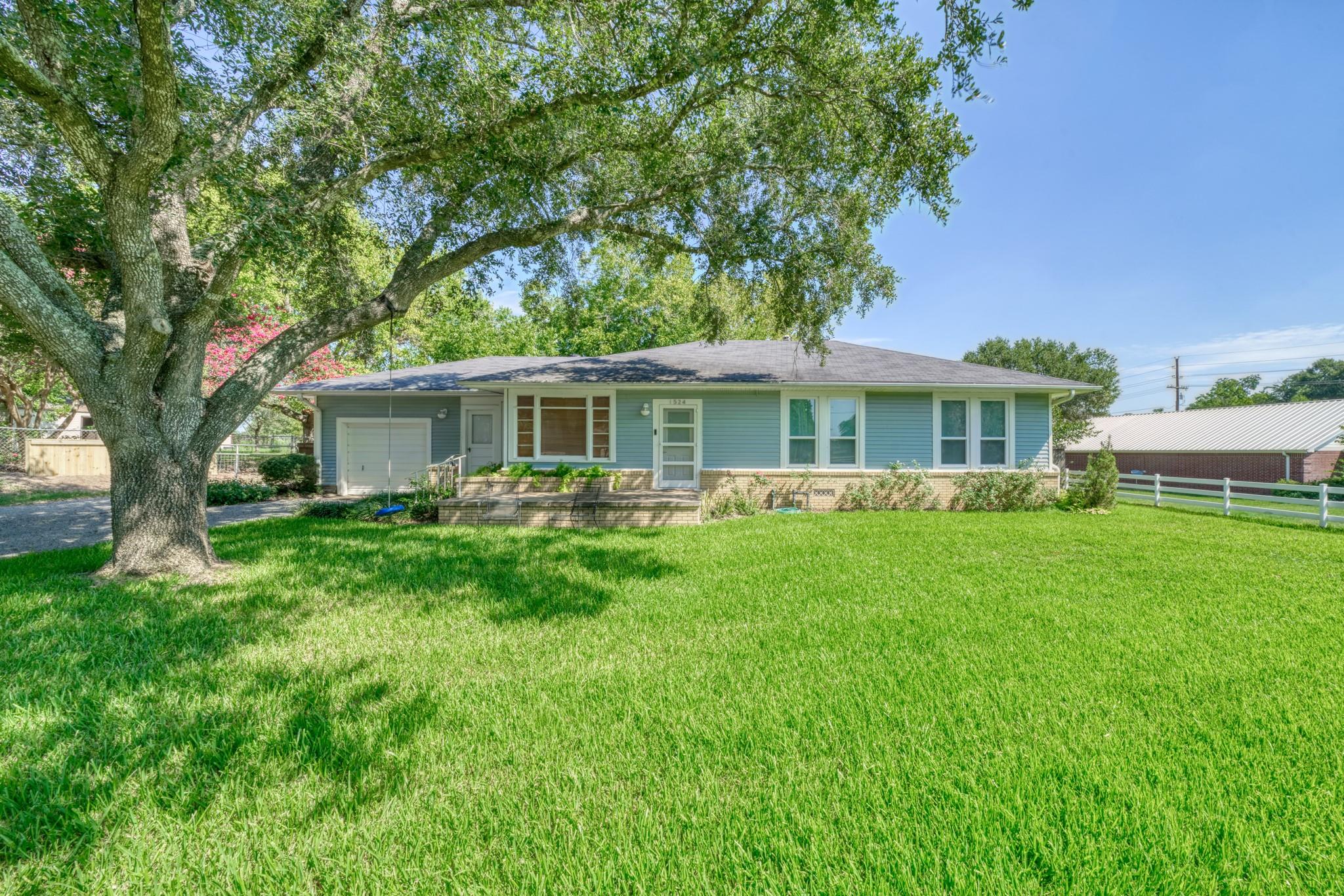 1524 Highway 159 None W Property Photo 1