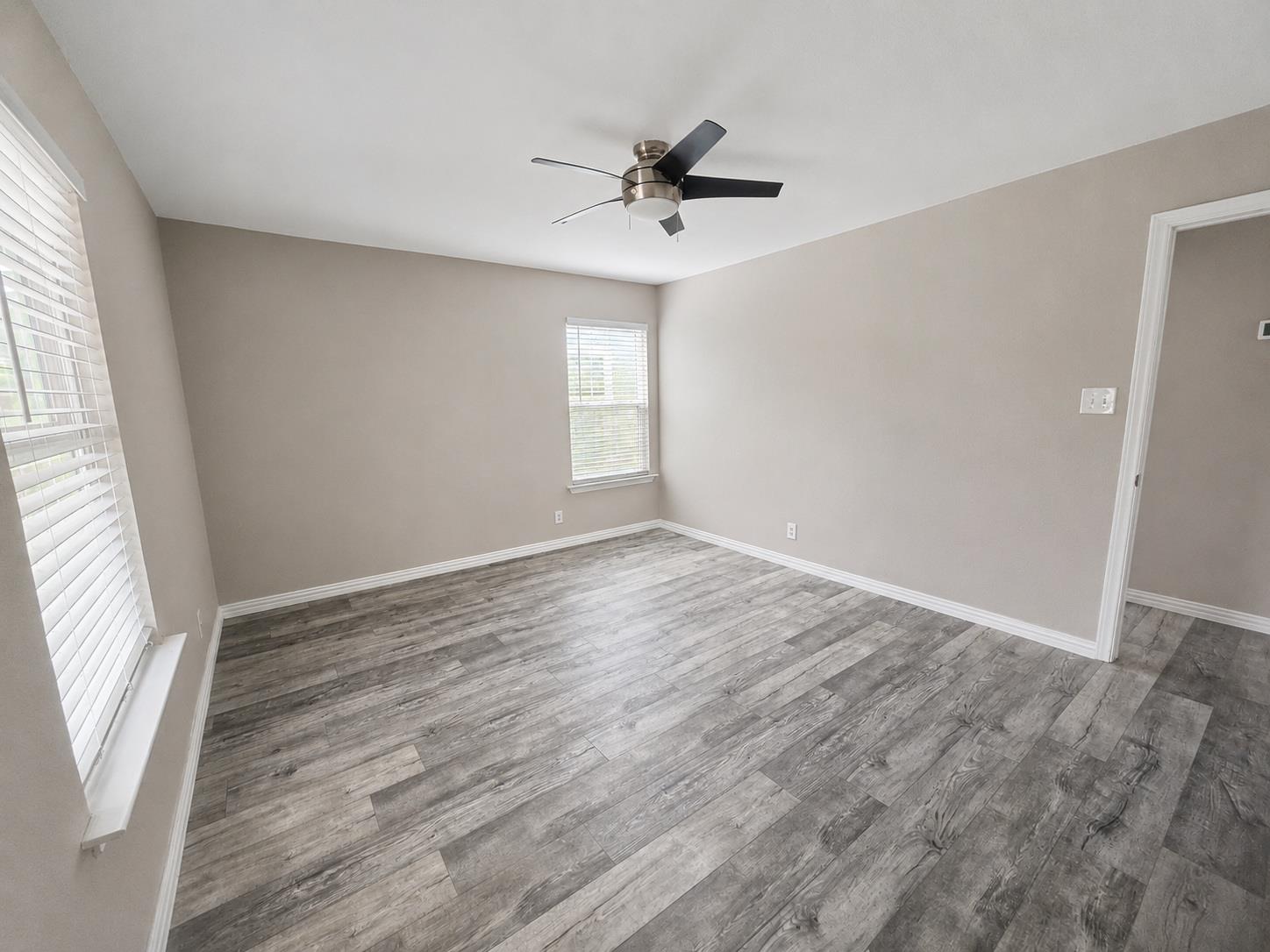 4603 Leslie Ave Property Photo 12