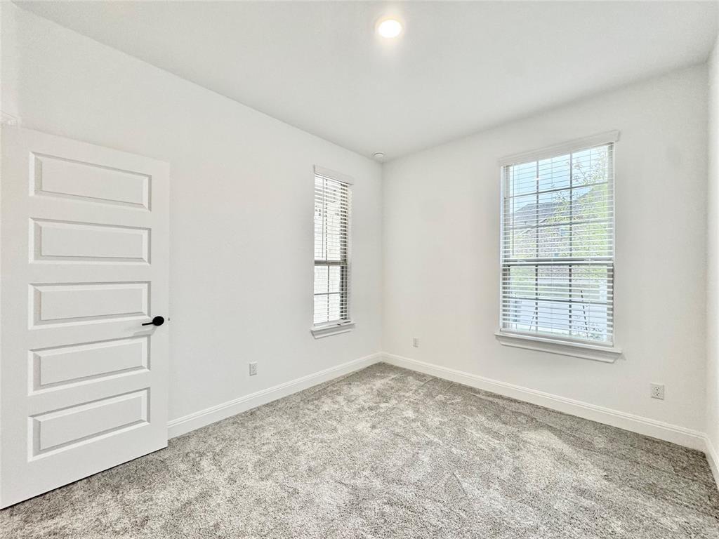1305 Crescent Ln Property Photo 32