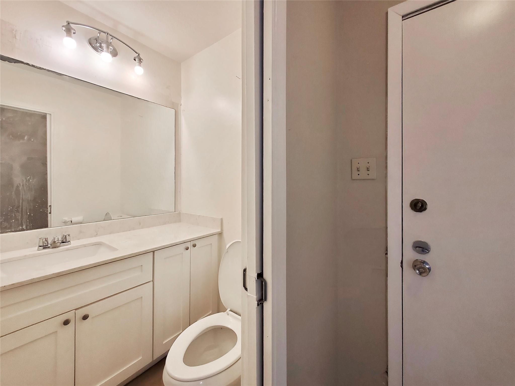1814 Nicole Cir B Property Photo 2