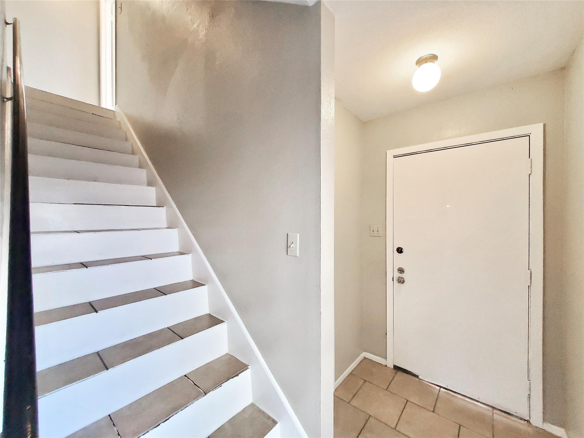 1814 Nicole Cir B Property Photo 3