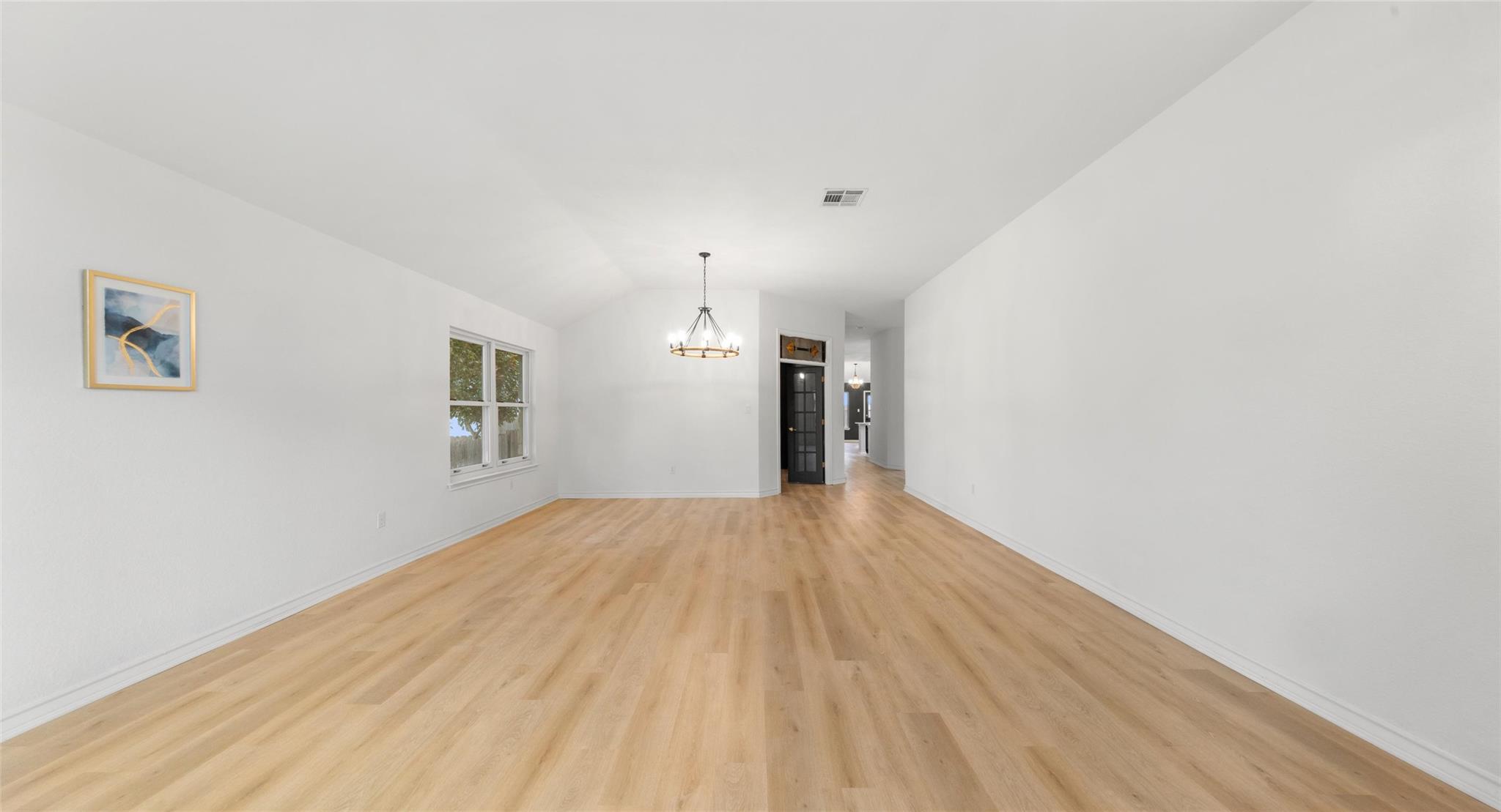 2527 Crenshaw Dr Property Photo 6