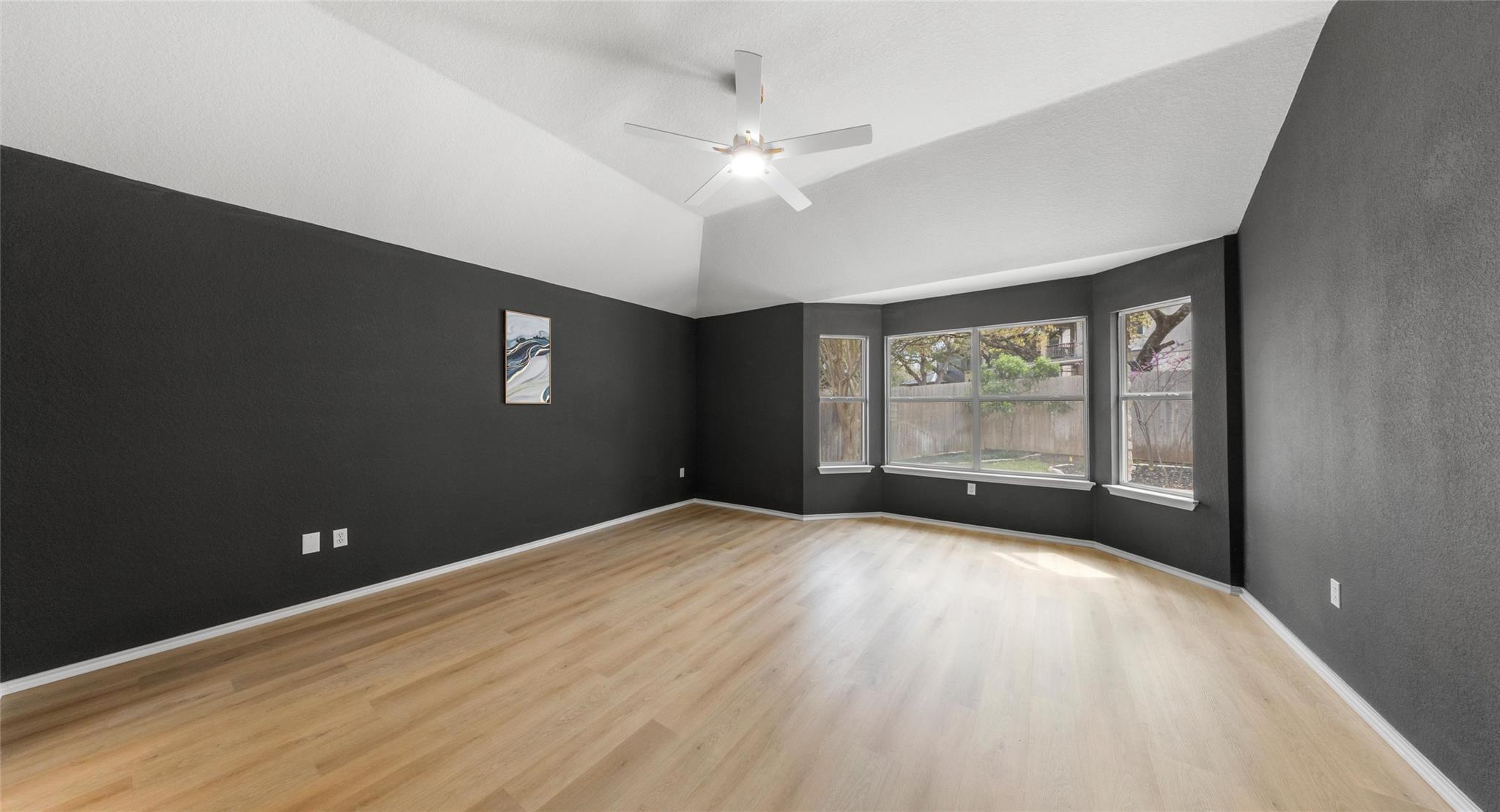 2527 Crenshaw Dr Property Photo 22