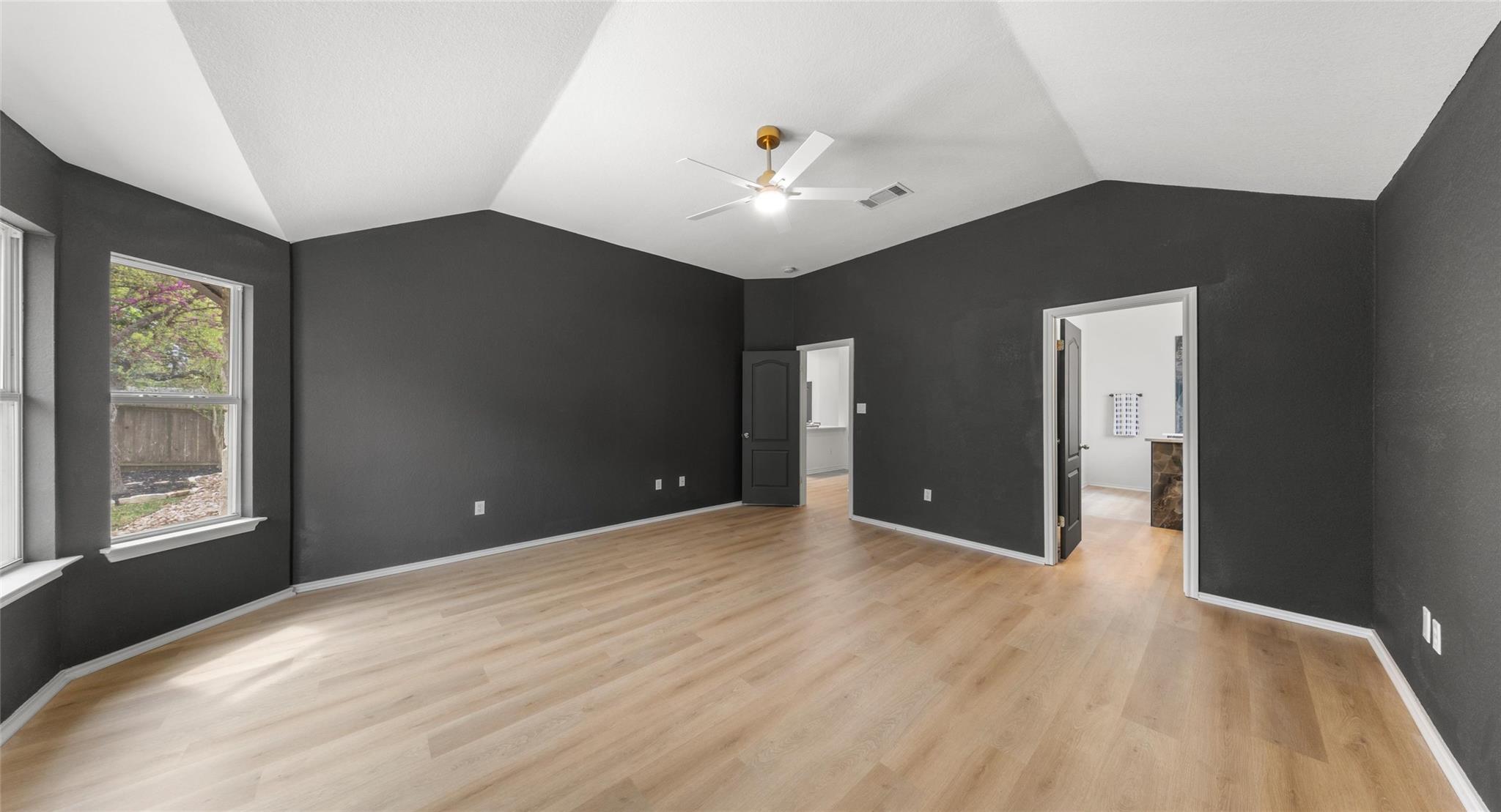 2527 Crenshaw Dr Property Photo 23