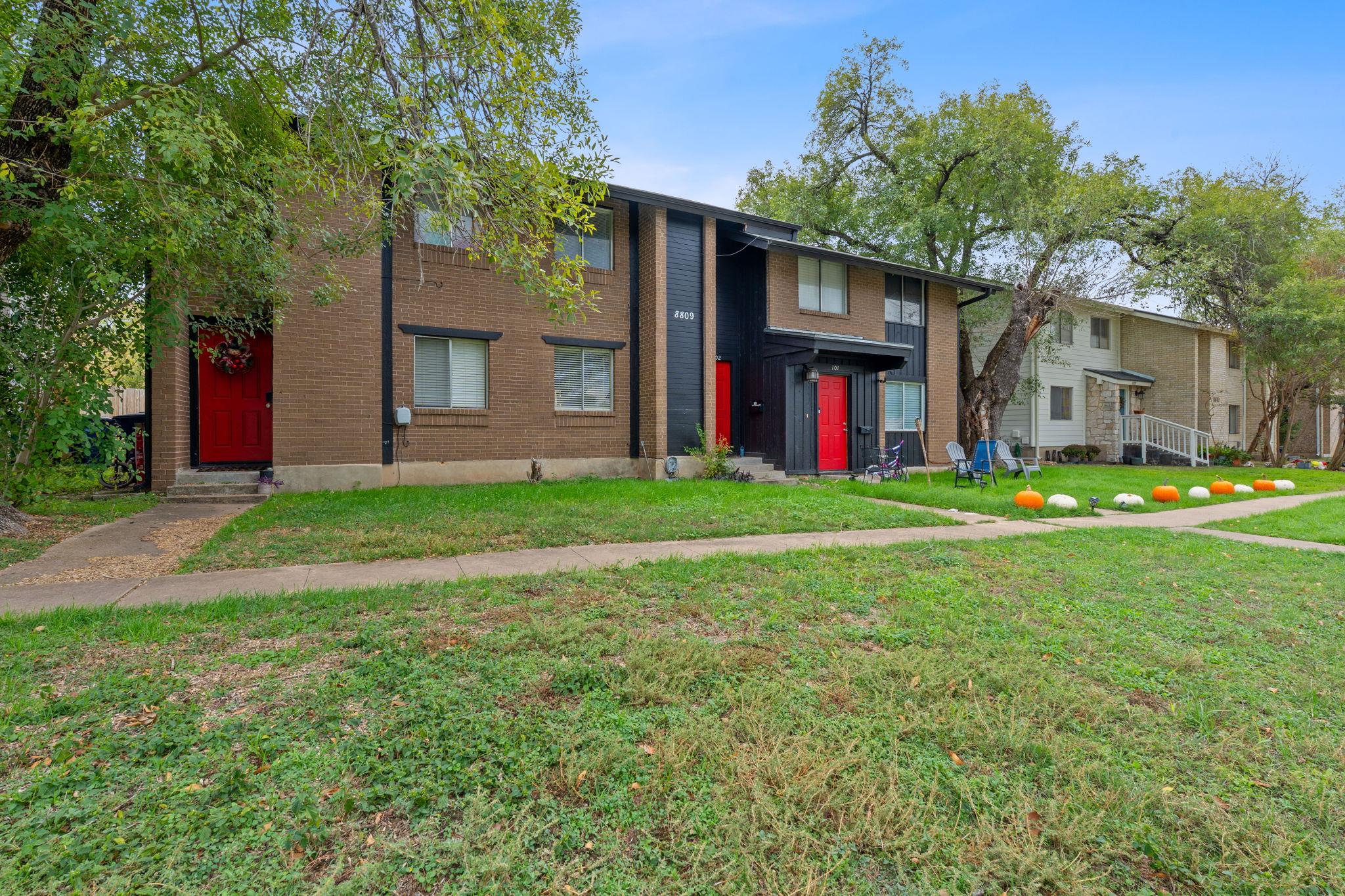 8809 Dawnridge Cir #102 Property Photo 1