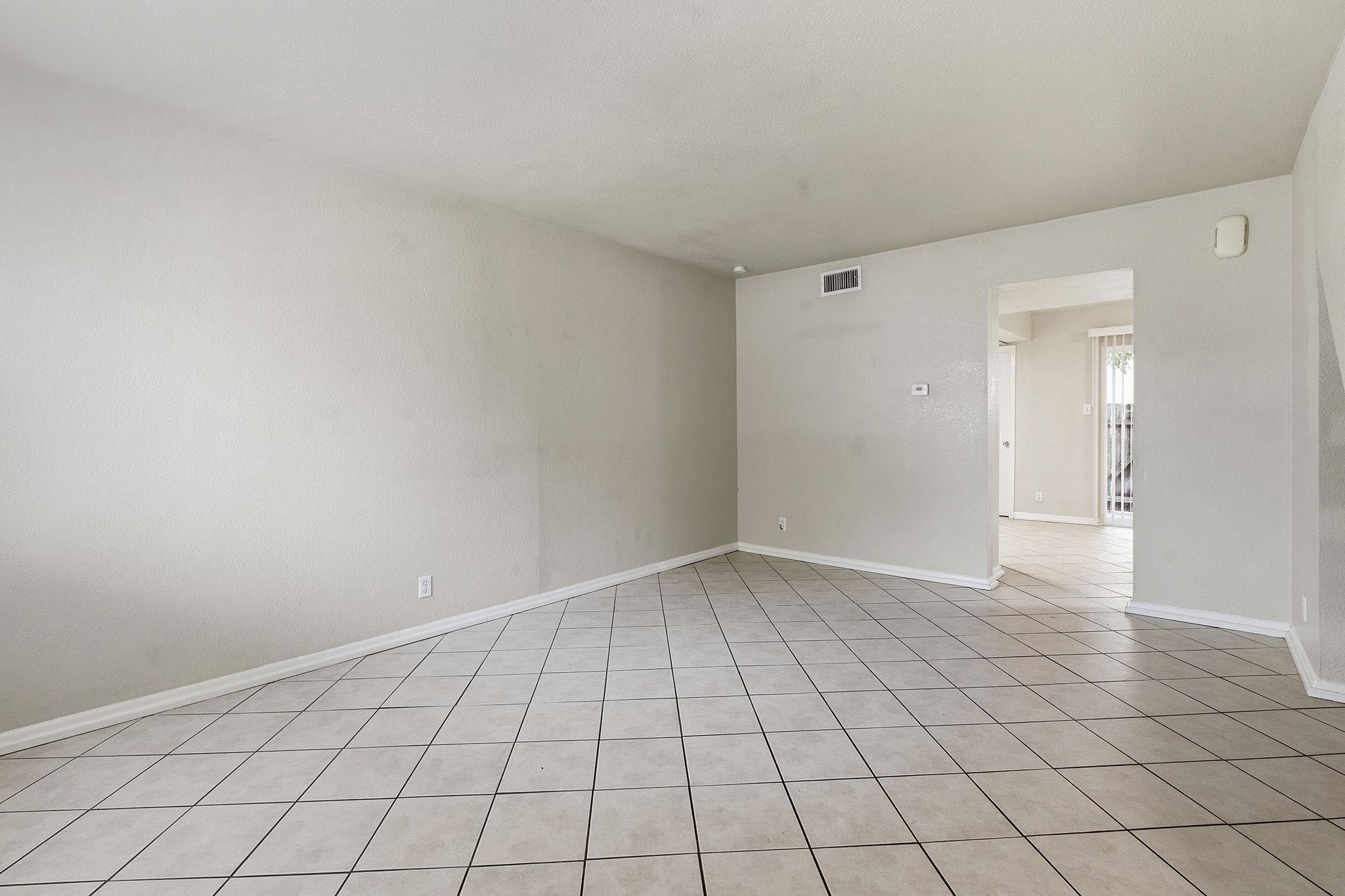 8809 Dawnridge Cir #102 Property Photo 4