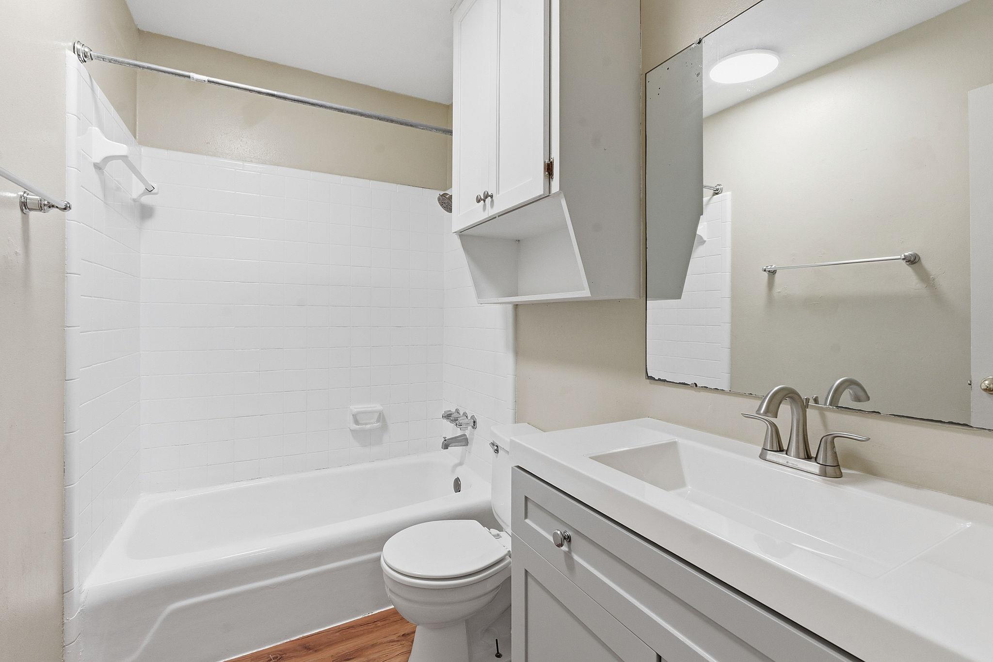 8809 Dawnridge Cir #102 Property Photo 11