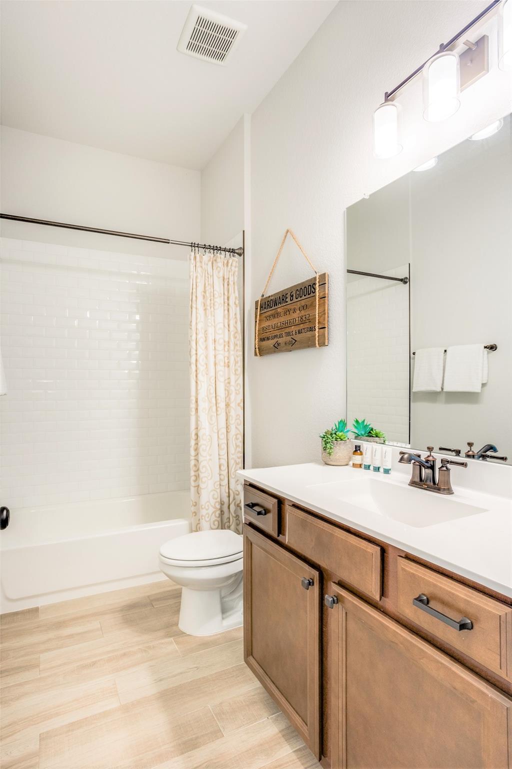 8313 Silhouette St Property Photo 16