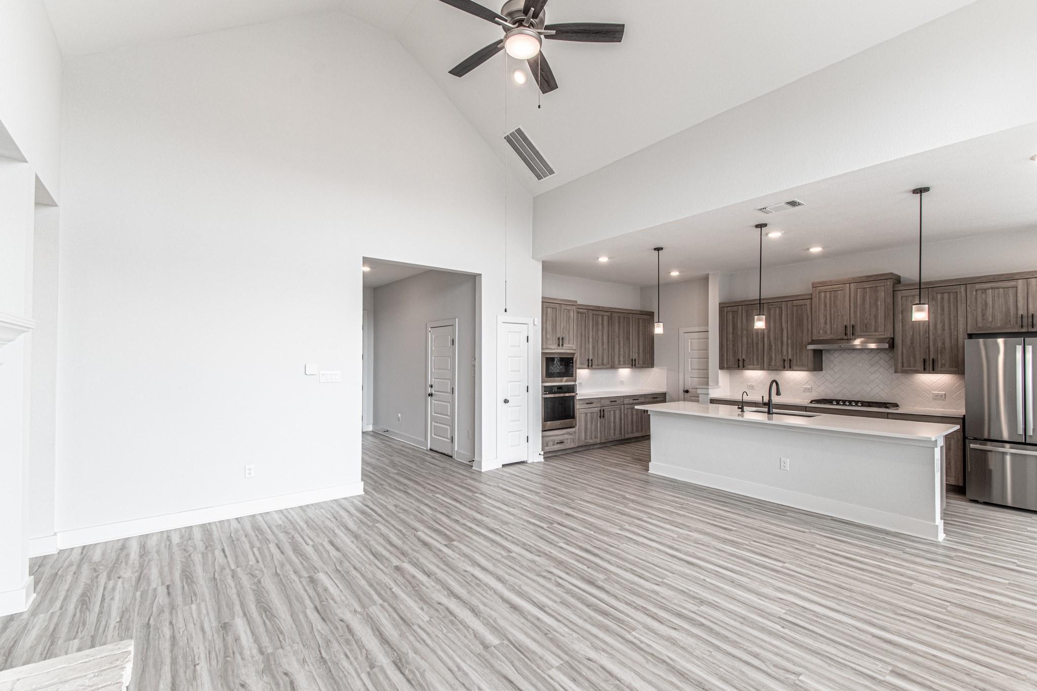 822 Wild Pecan Loop Property Photo 6