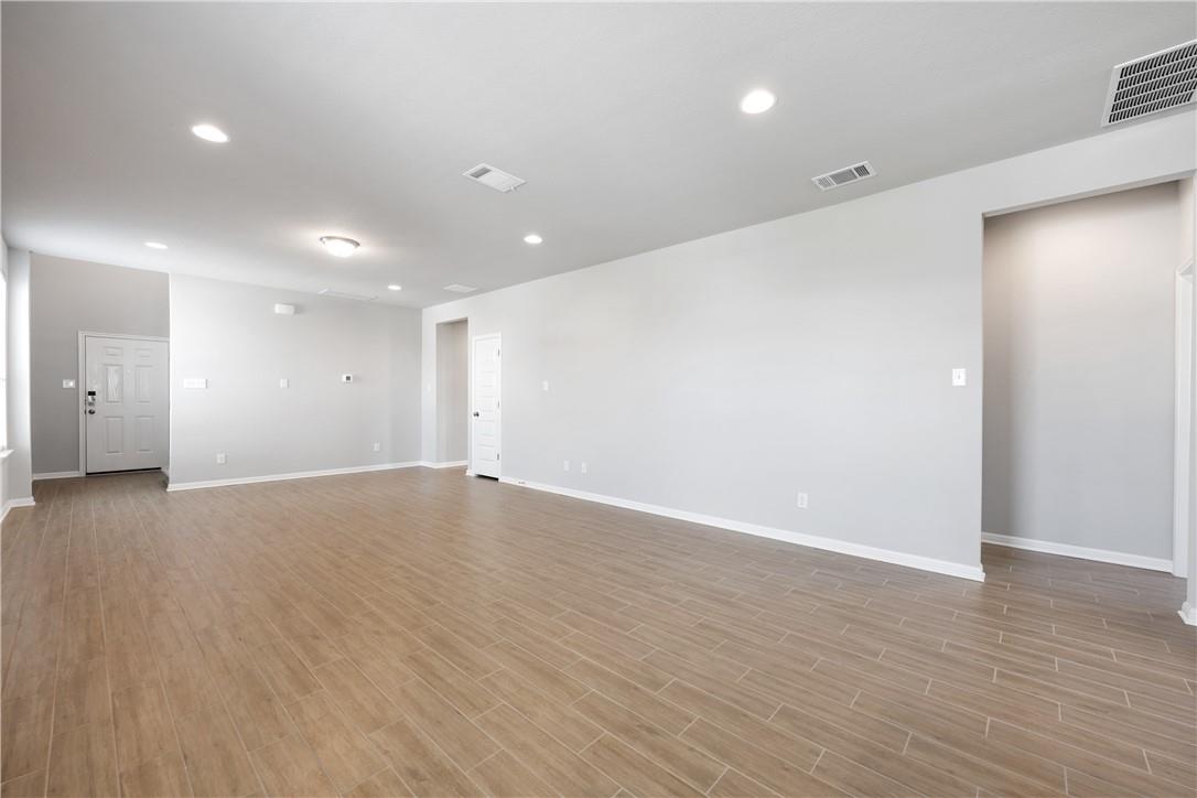 100 Drifter Ln Property Photo 7