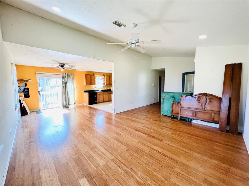 2105 W Gillis Ave Property Photo 5