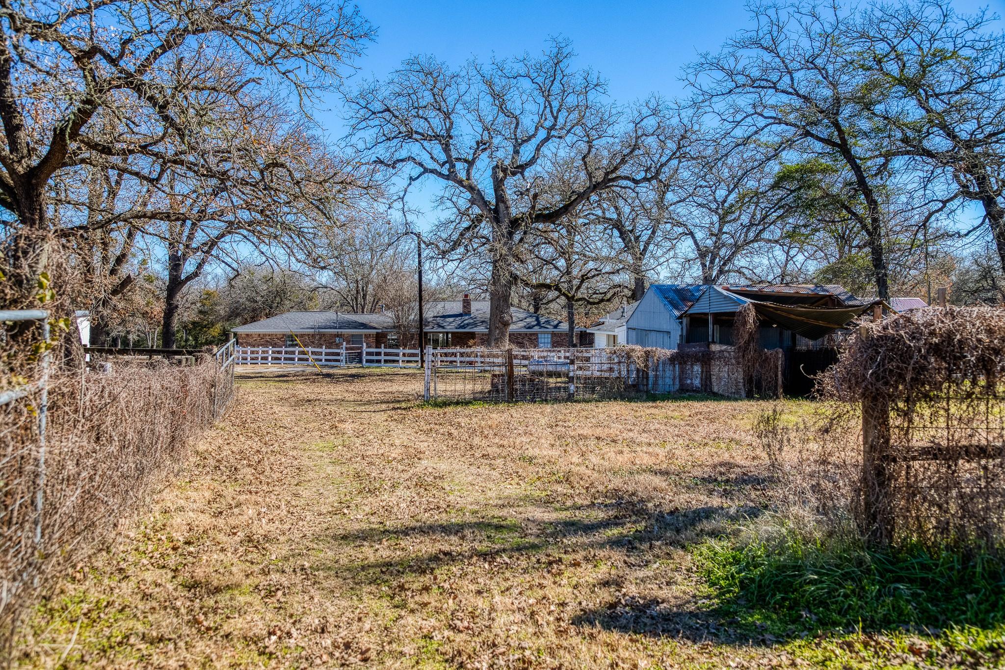 6196 Fm 975 Property Photo 12
