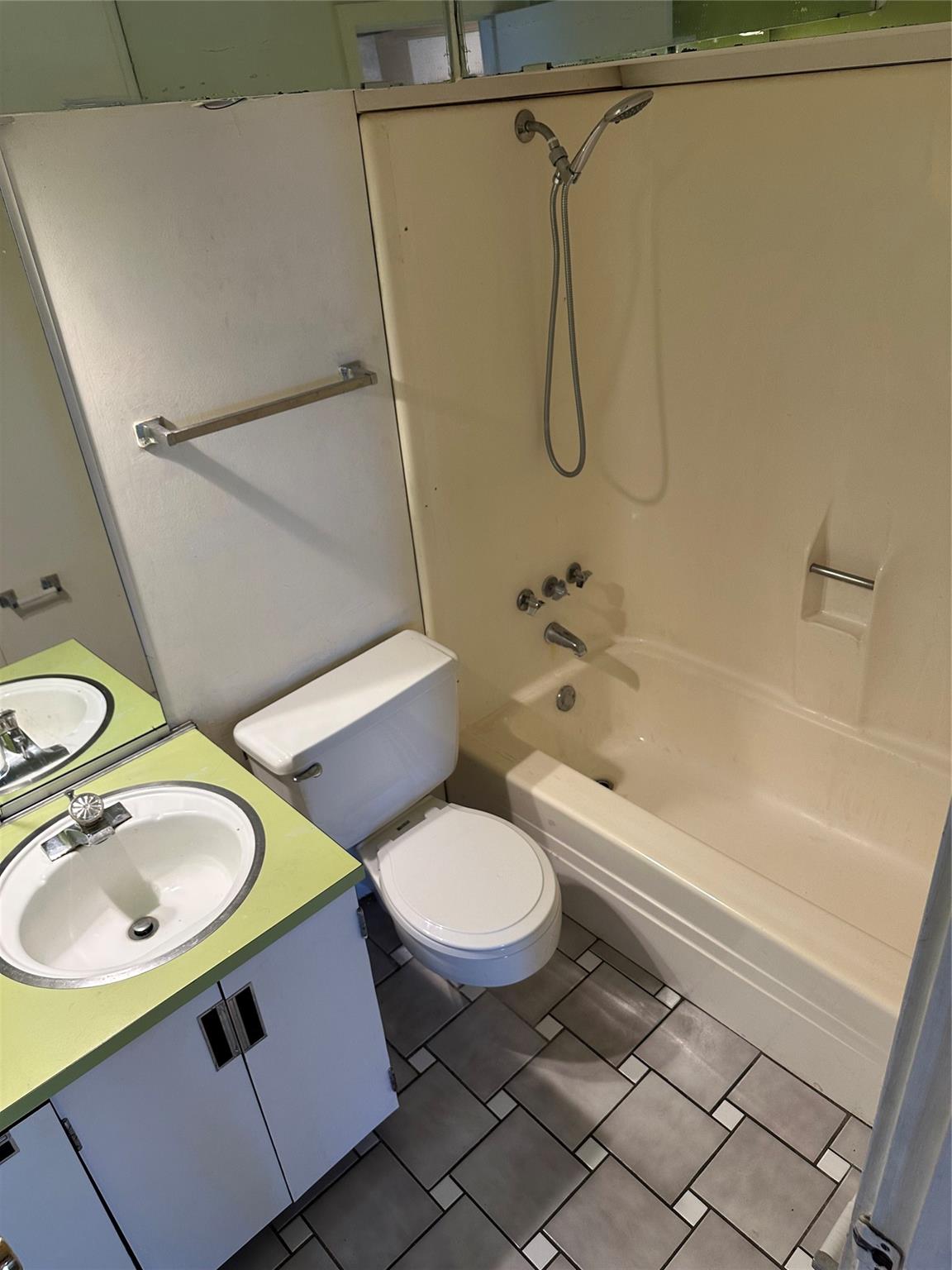 5914 Lago Vista Way C24 Property Photo 15