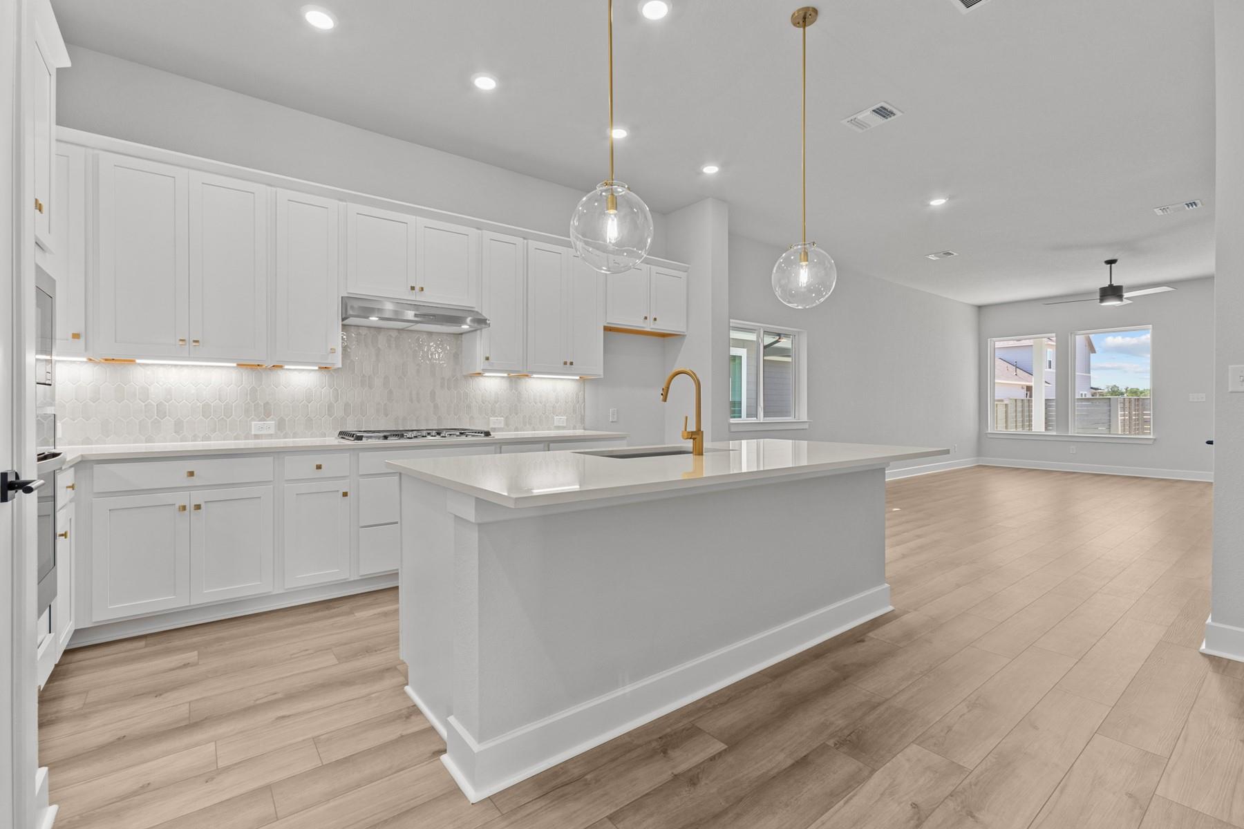 137 Gouda Dr Property Photo 5