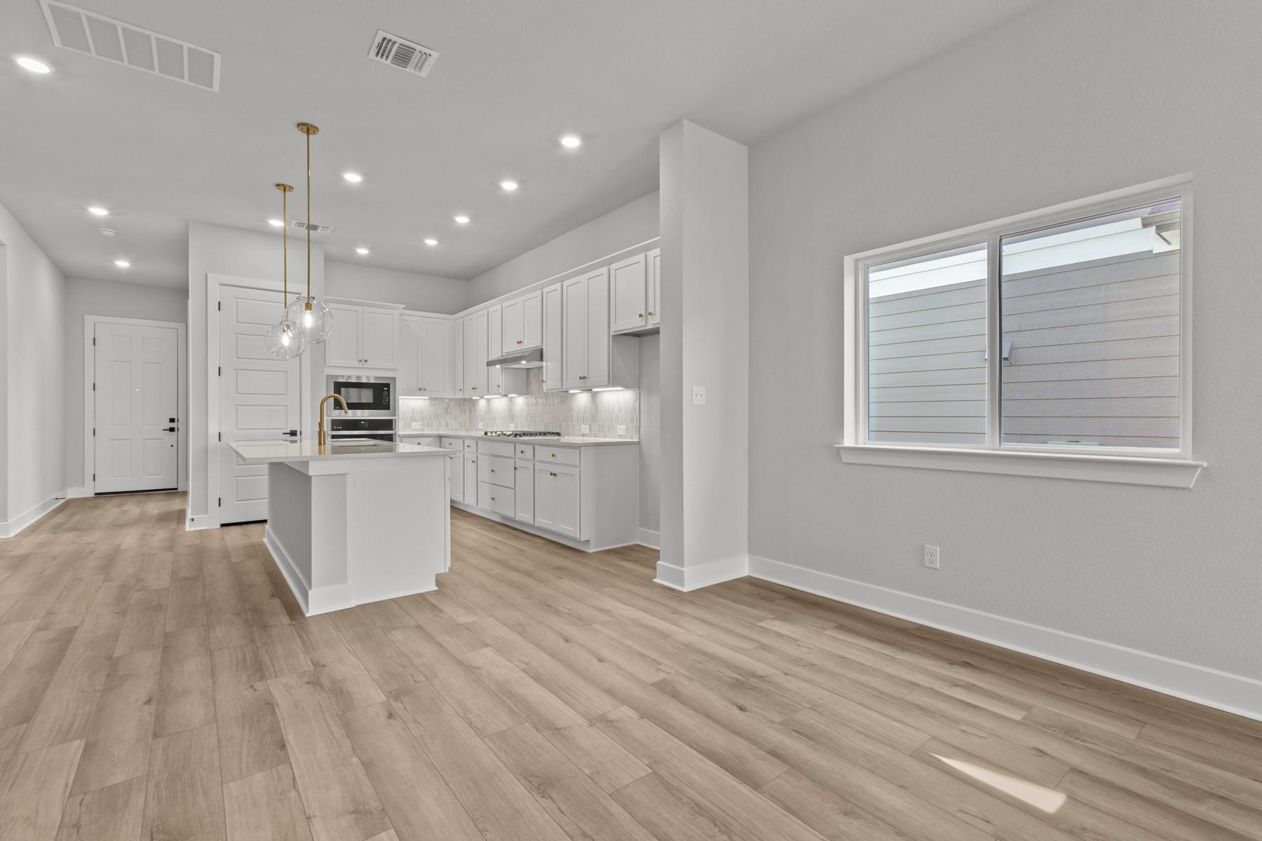 137 Gouda Dr Property Photo 6