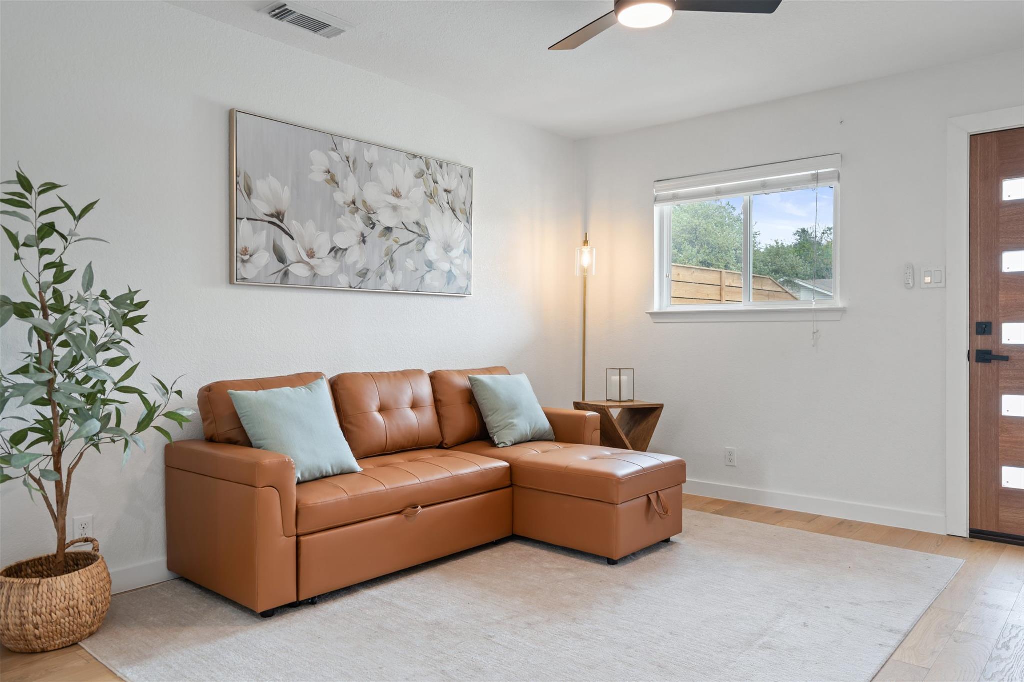 4904 Hawk Cv #b Property Photo 4