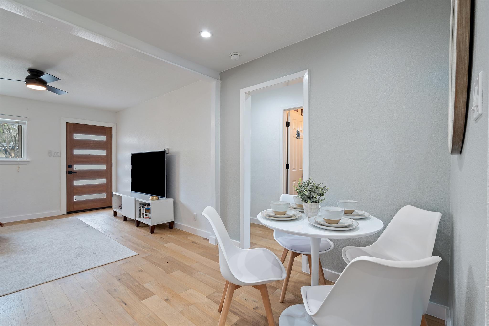 4904 Hawk Cv #b Property Photo 6