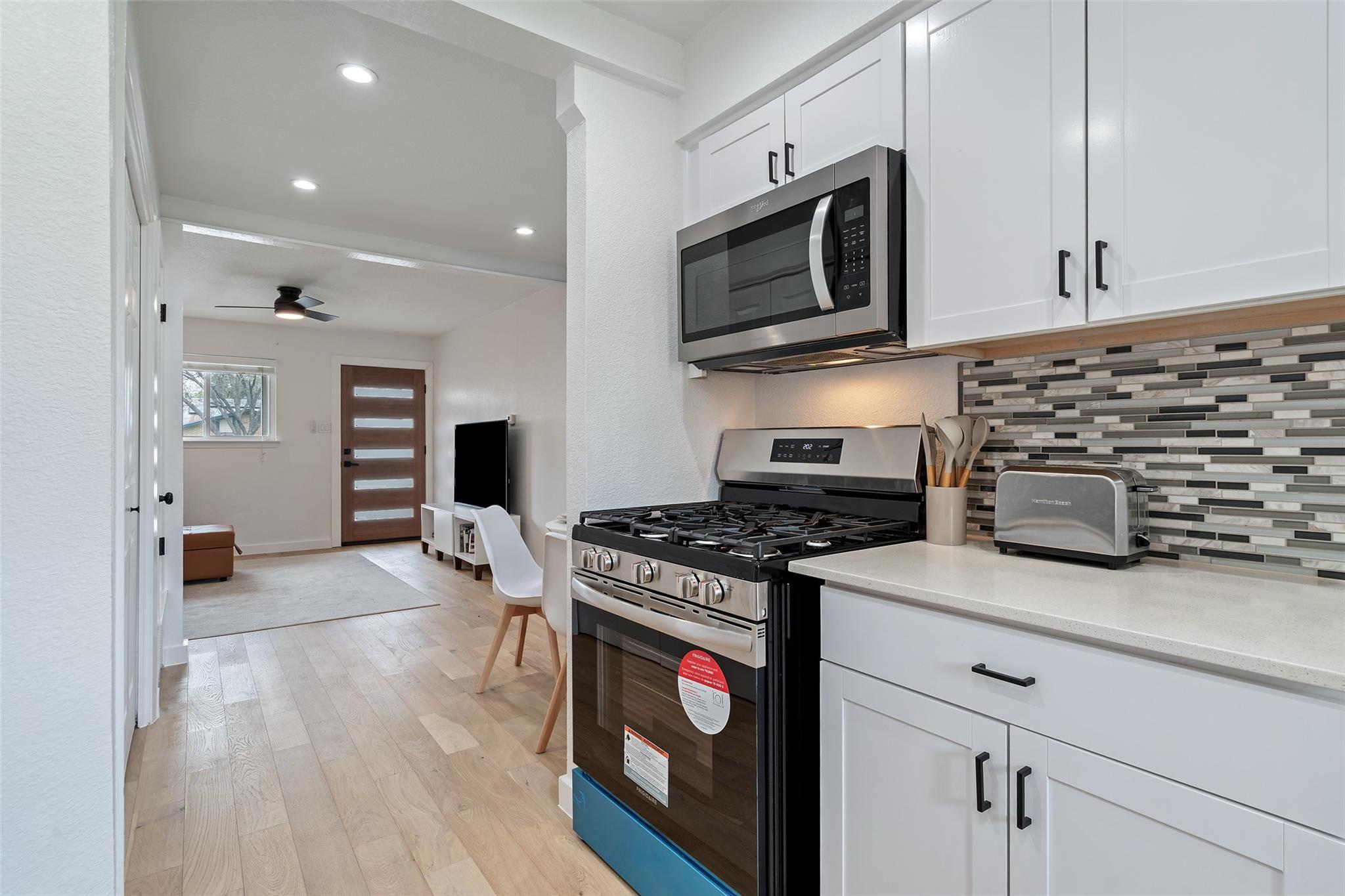 4904 Hawk Cv #b Property Photo 9