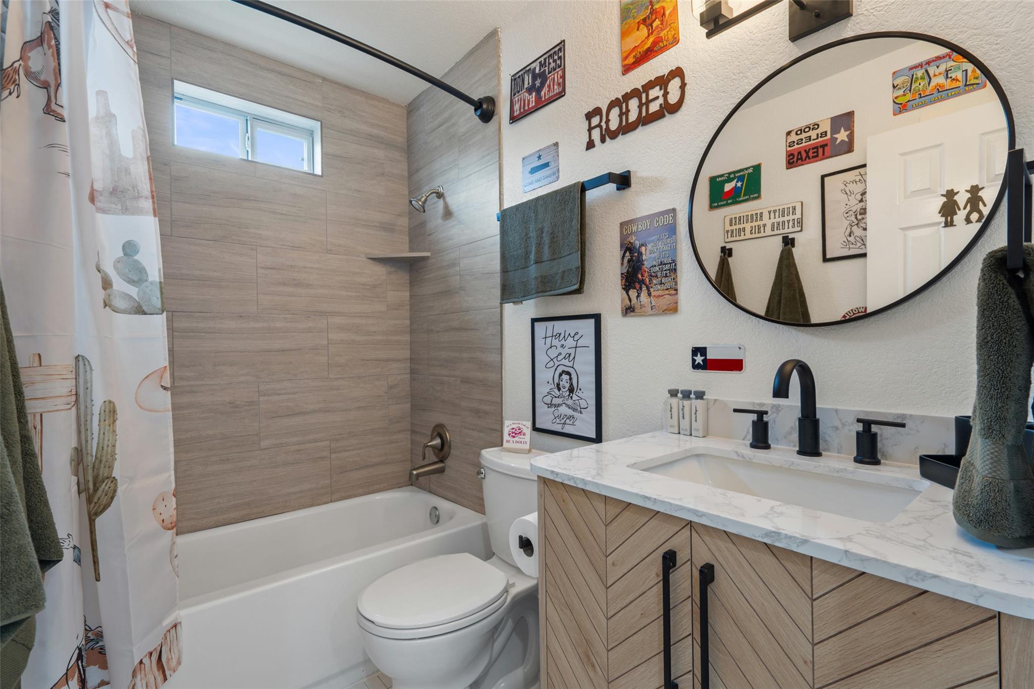 4904 Hawk Cv #b Property Photo 13