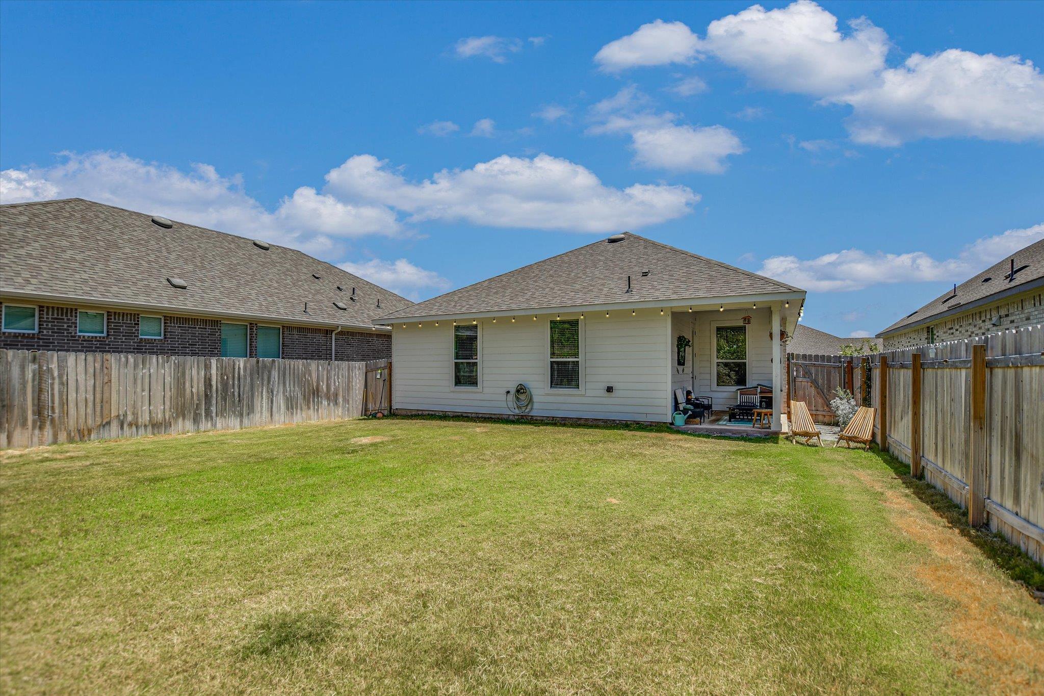 972 Leaning Oak Ln Property Photo 14