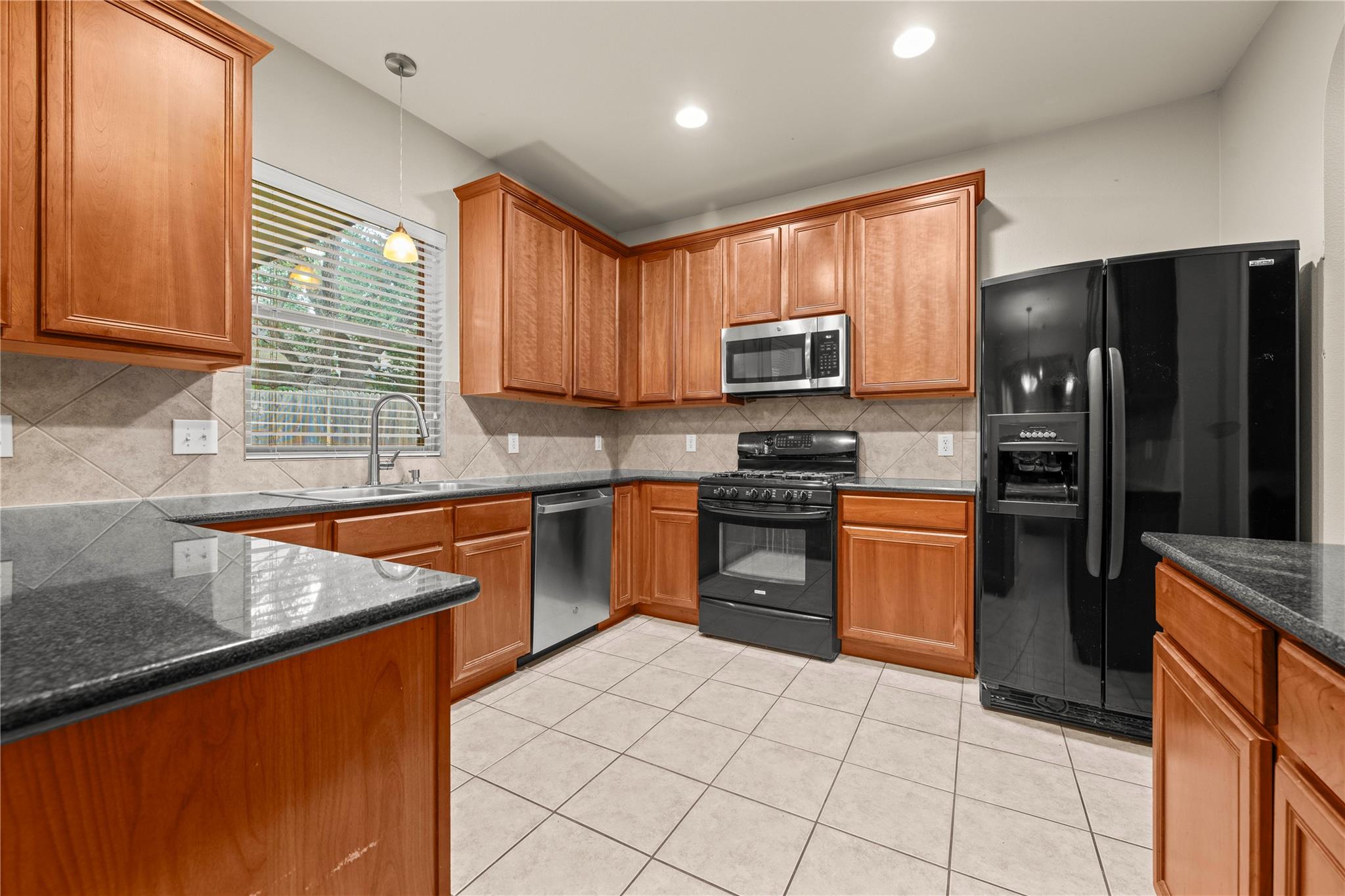 5105 Hibiscus Valley Dr Property Photo 10