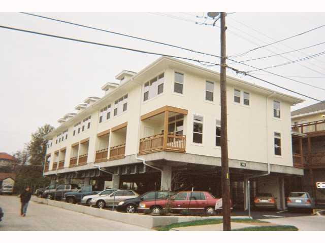 305 E 31st St #5 Property Photo 6