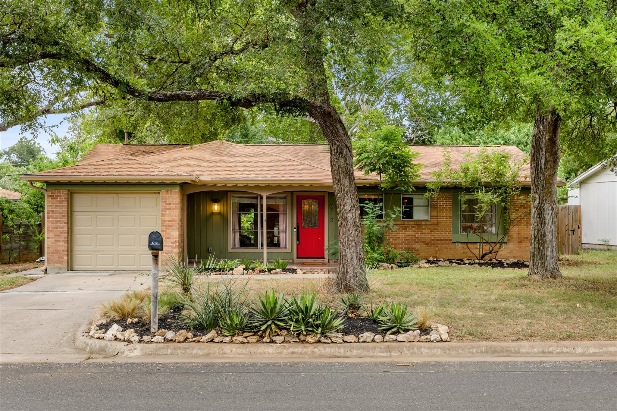 6713 Haney Dr Property Photo 1