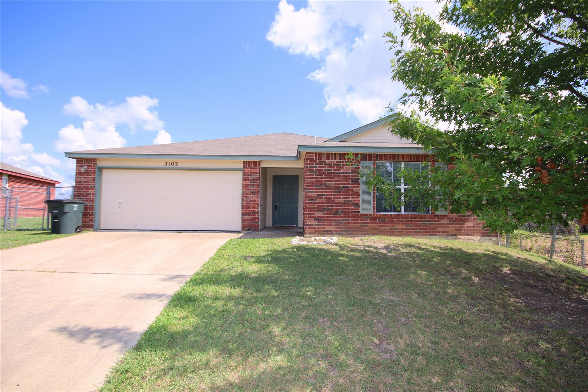 3102 Viewcrest Dr Property Photo