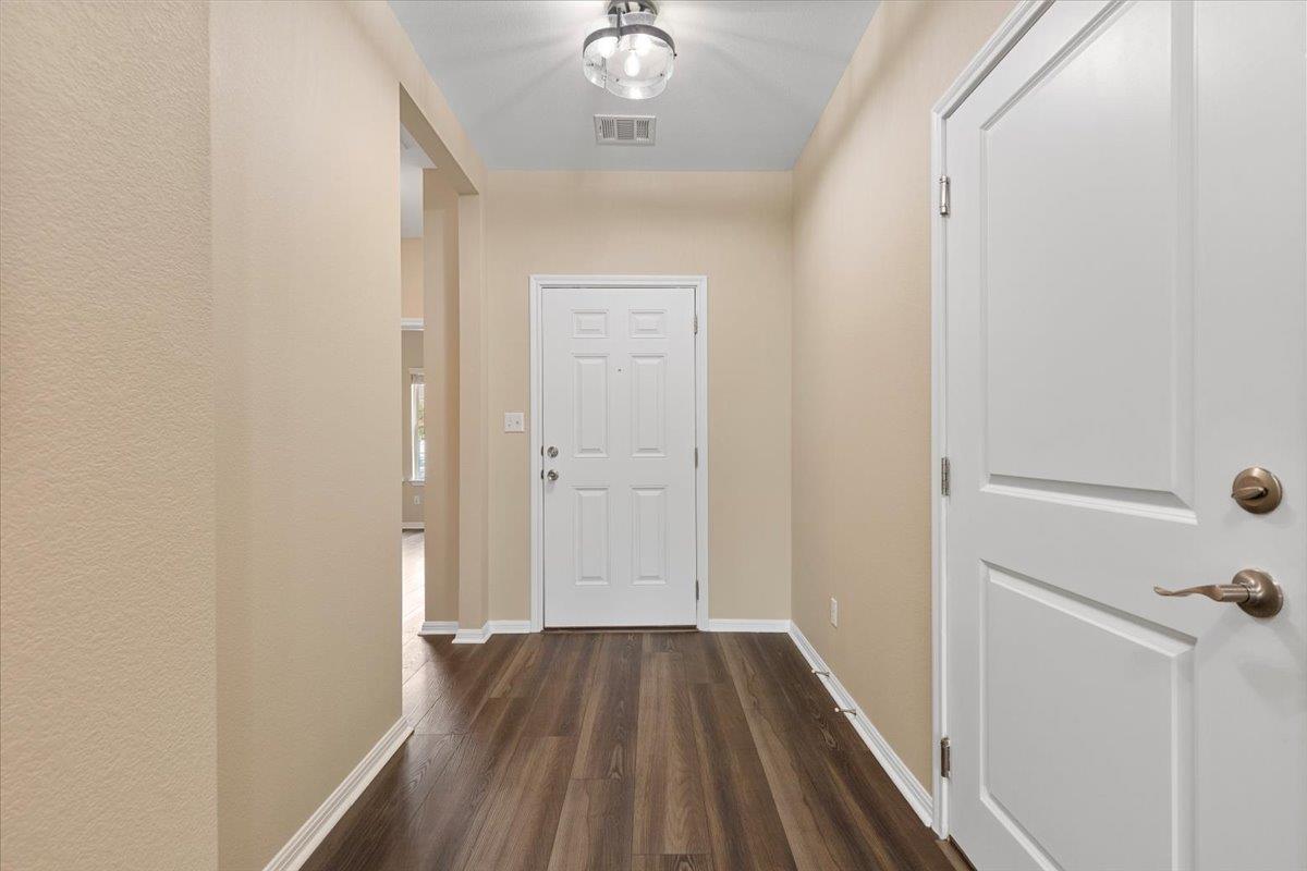 111 Crooked Trl Property Photo 4