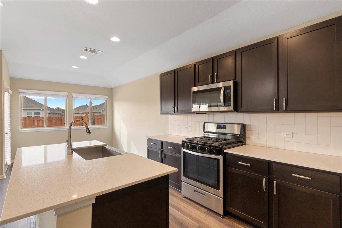 111 Crooked Trl Property Photo 10