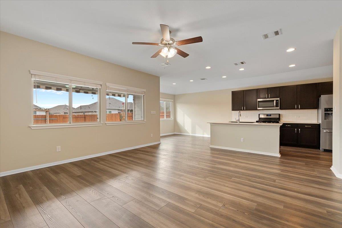 111 Crooked Trl Property Photo 12