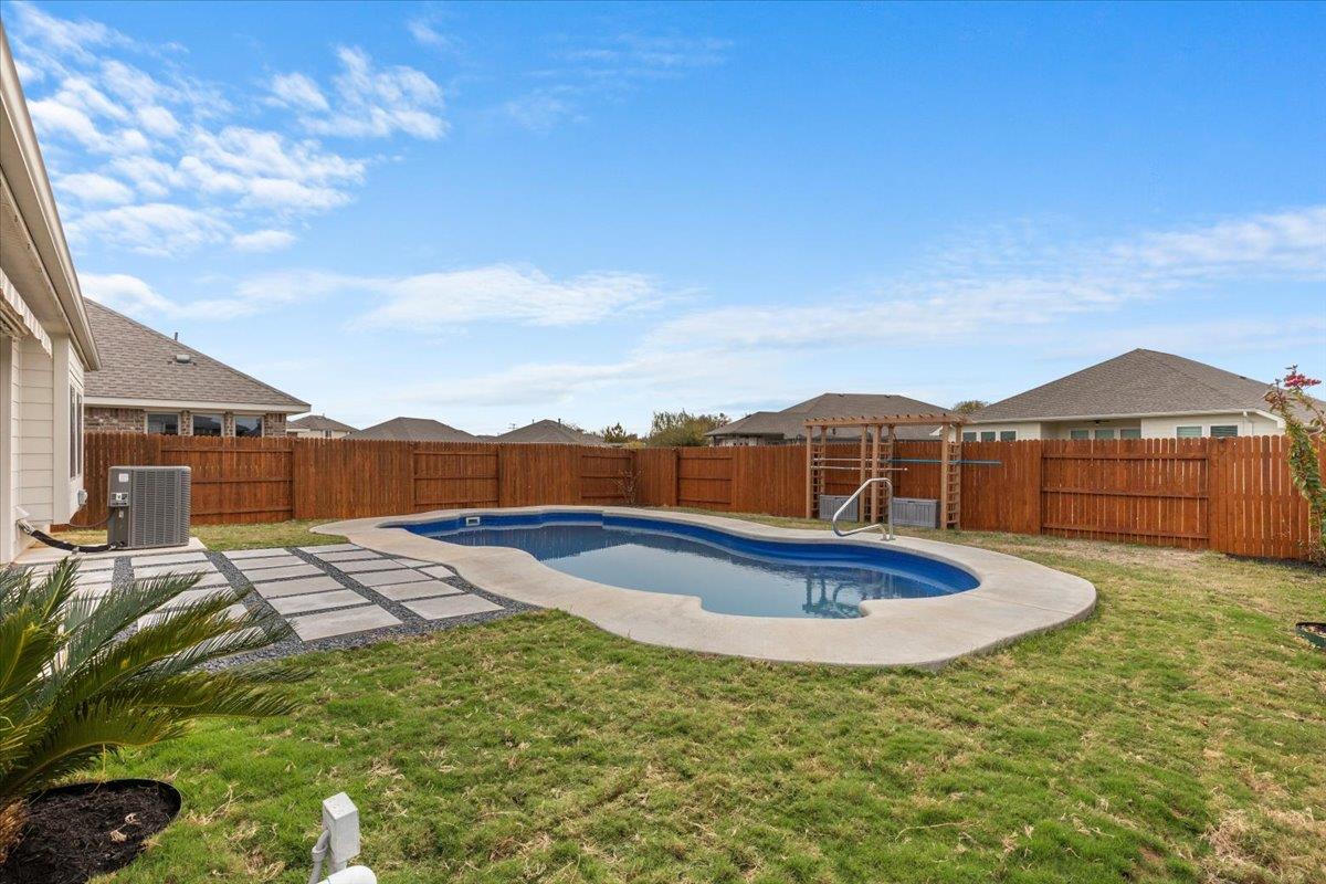 111 Crooked Trl Property Photo 32