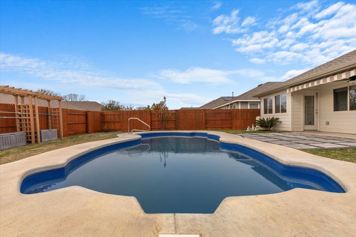 111 Crooked Trl Property Photo 33