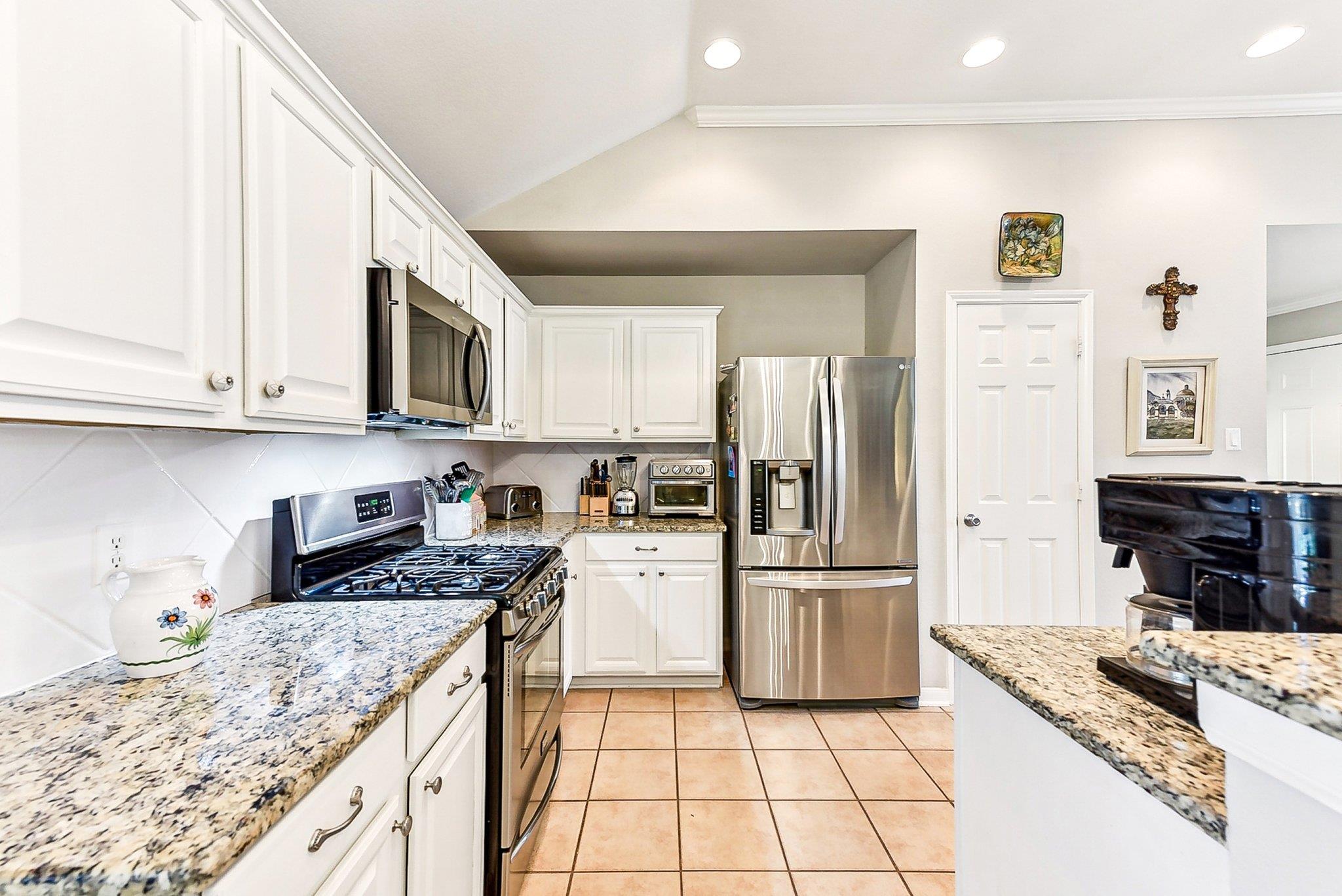 8909 Lomita Verde Ct Property Photo 7