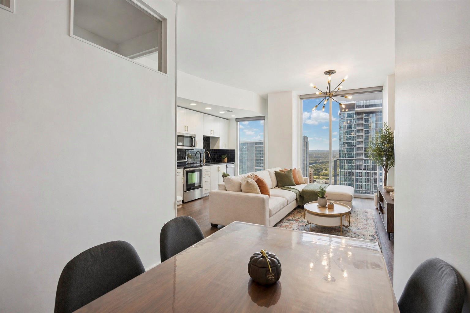 360 Nueces St #2704 Property Photo 2