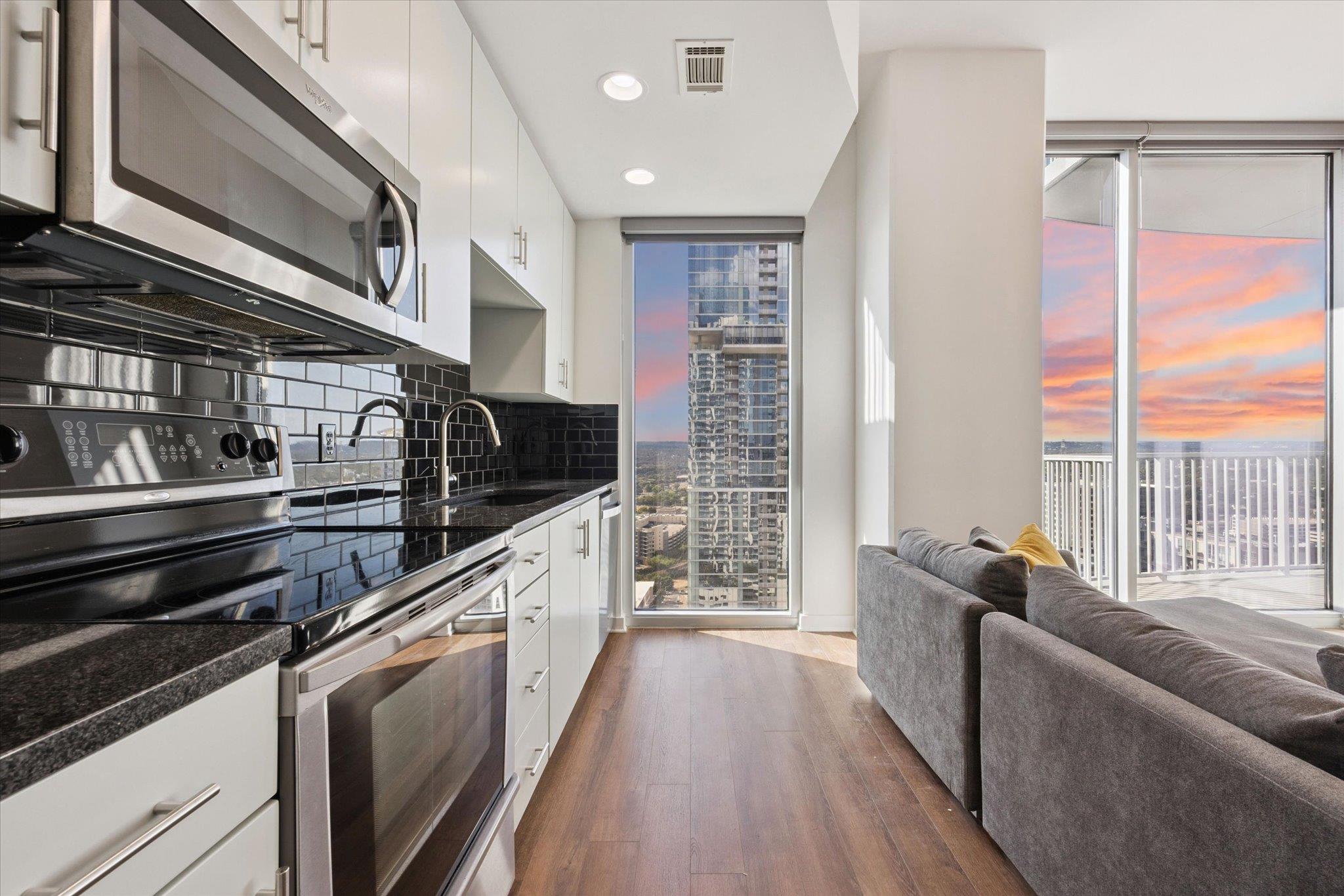 360 Nueces St #2704 Property Photo 10